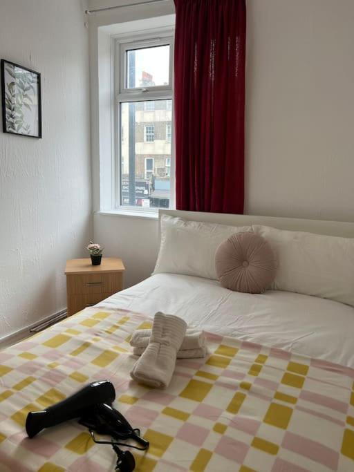 Lovely 4 Bedroom Spacious House In Camden Town-central Holiday home *