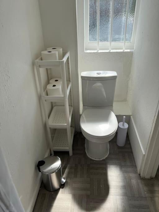 Lovely 4 Bedroom Spacious House In Camden Town-central Holiday home *