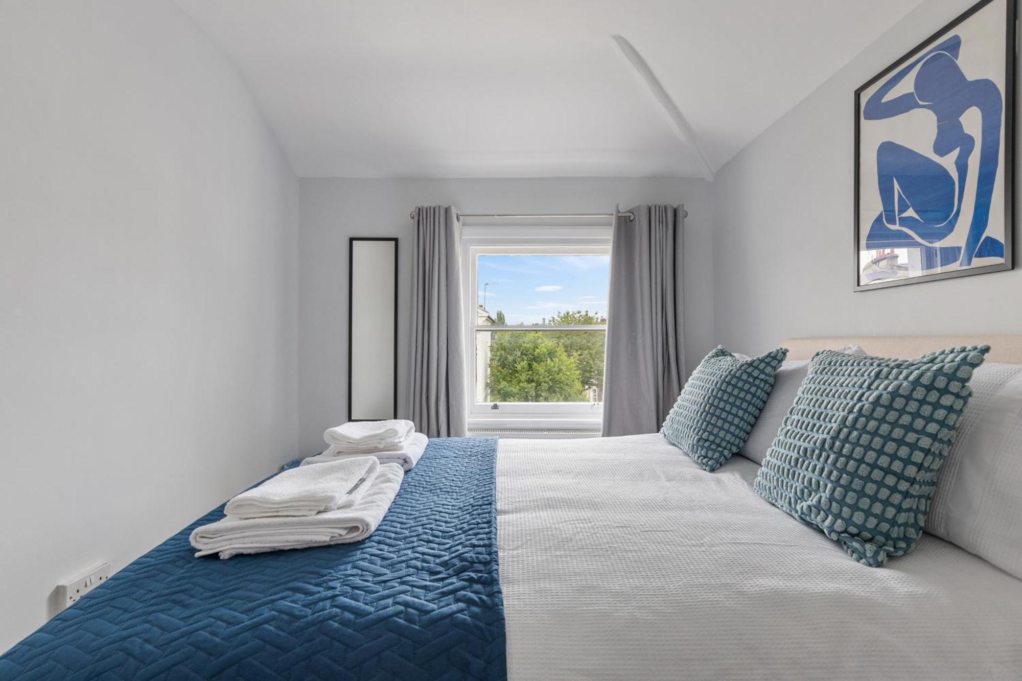 Archway Abode - Close To