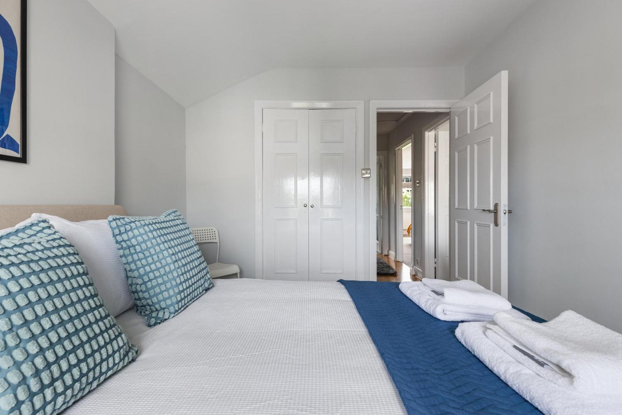 Archway Abode - Close To *