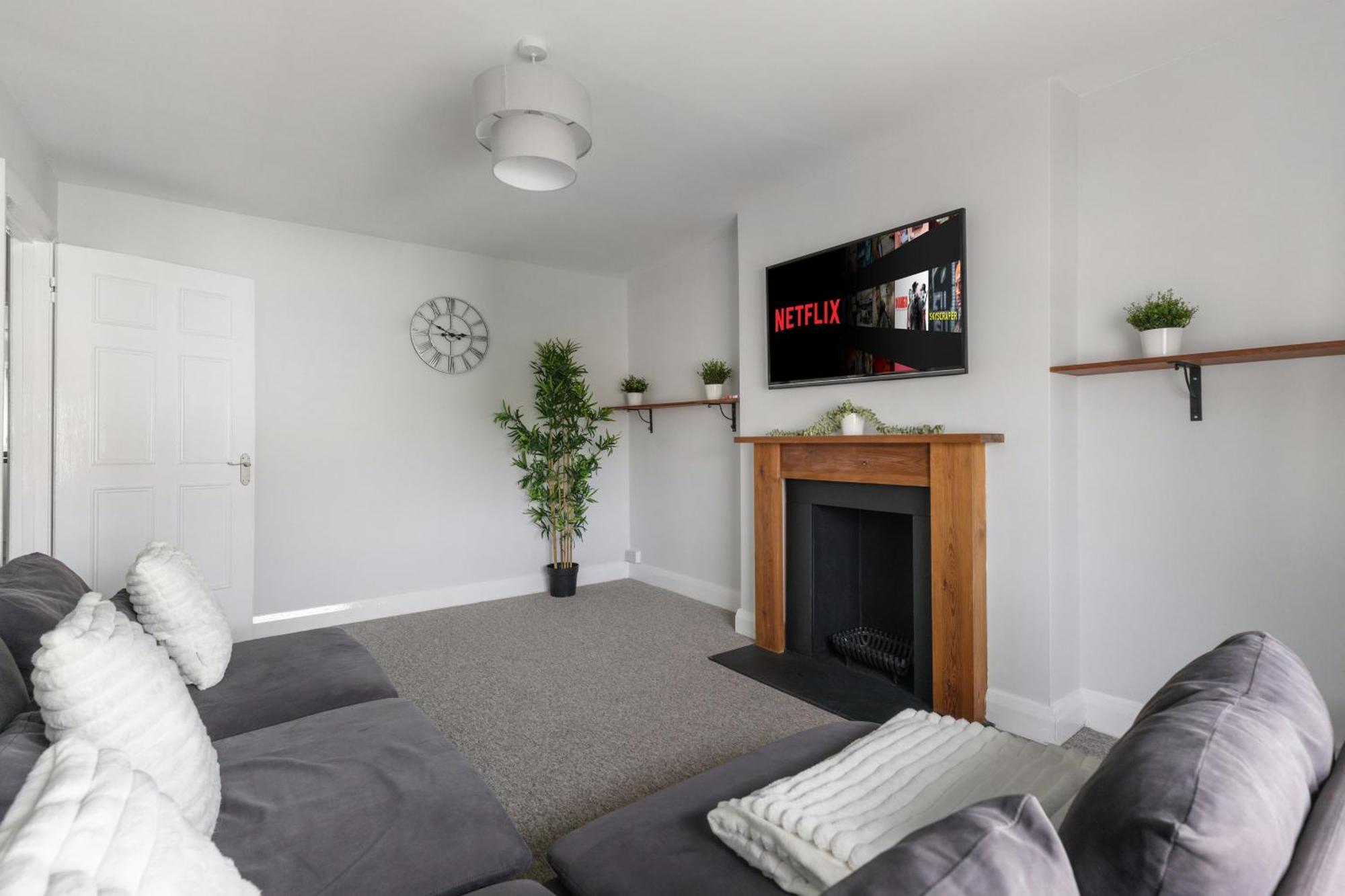 Archway Abode - Close To