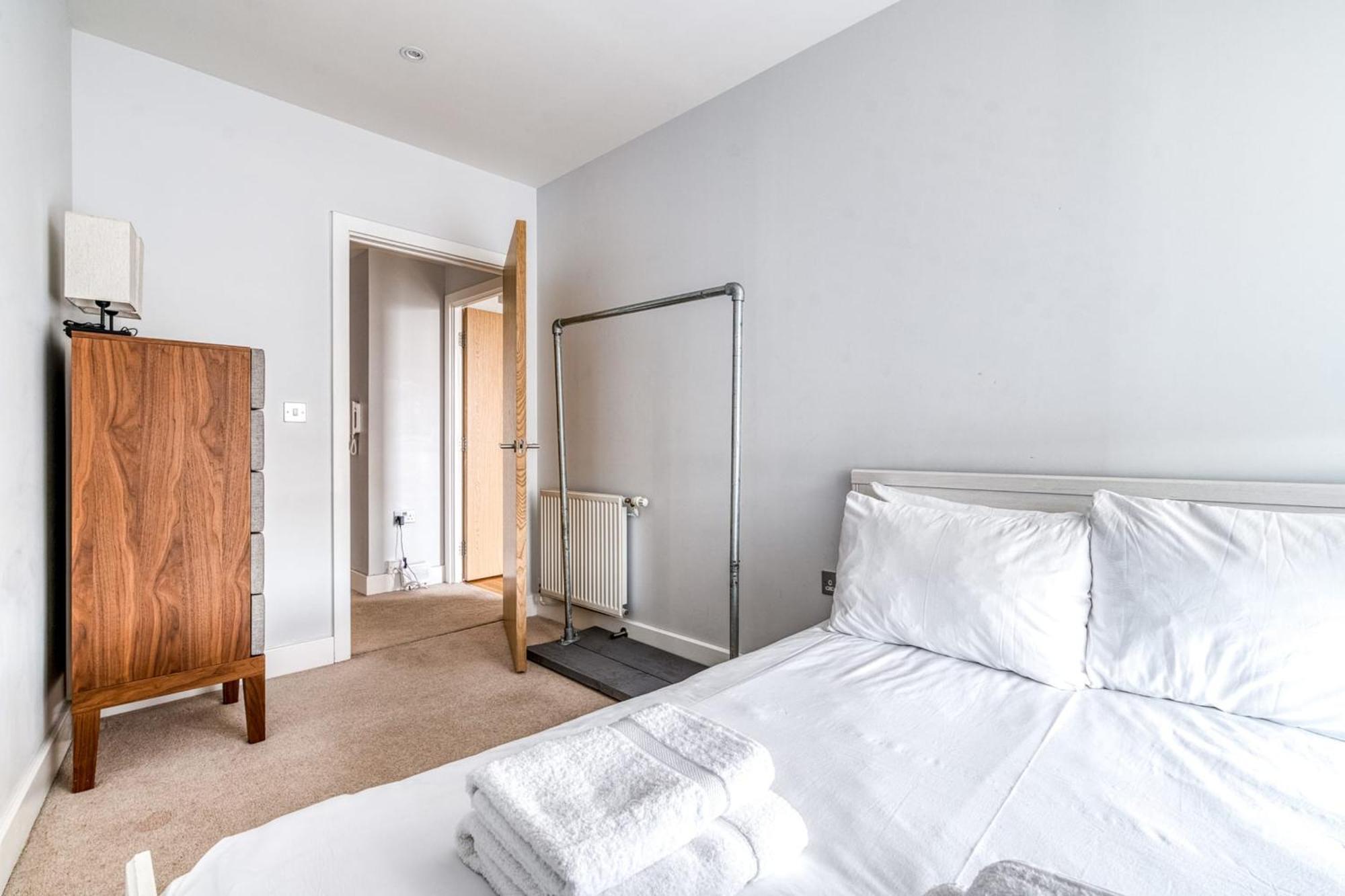 Apartment New Development Canary Wharf Flat London
