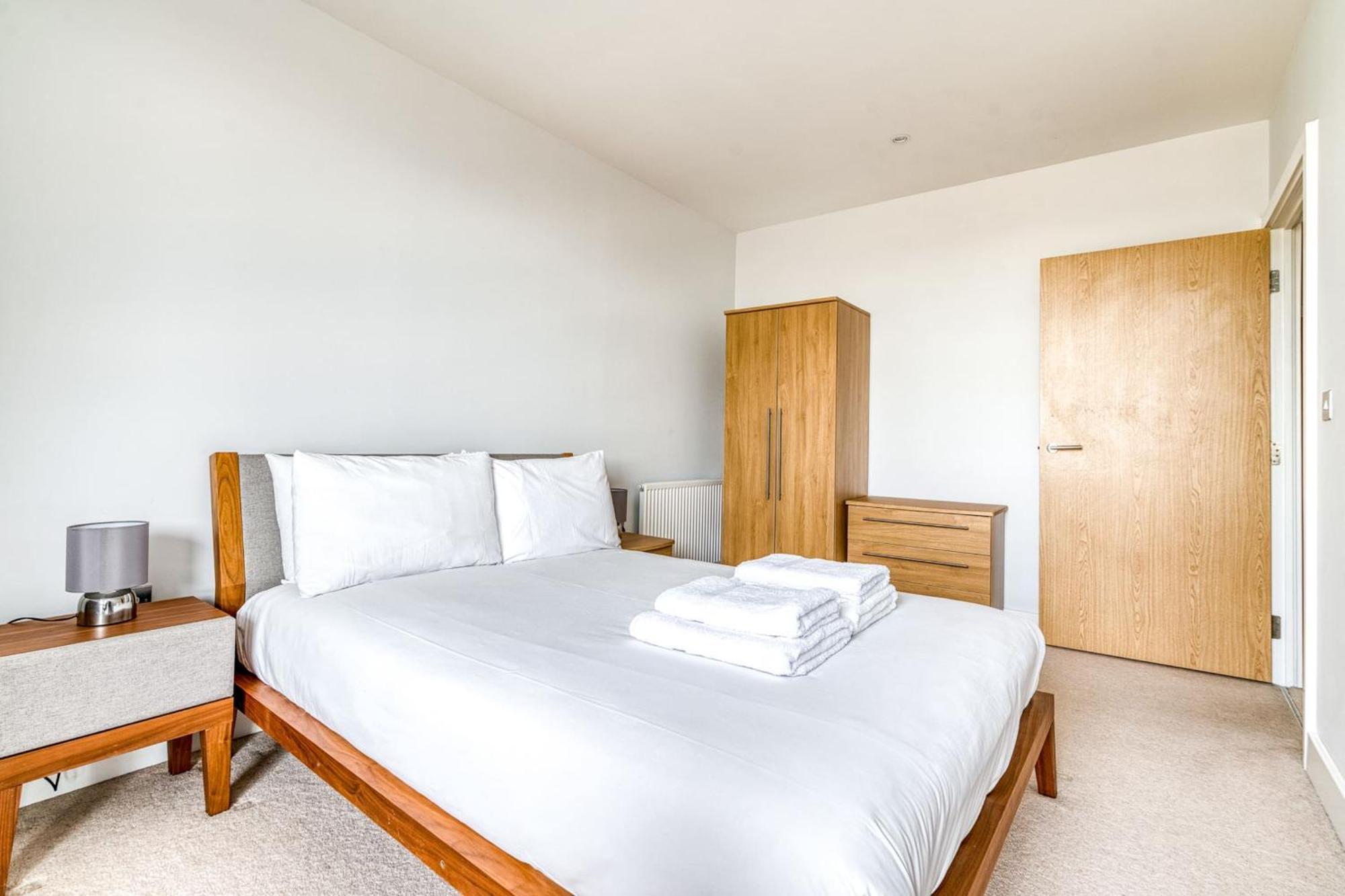 Apartment New Development Canary Wharf Flat London