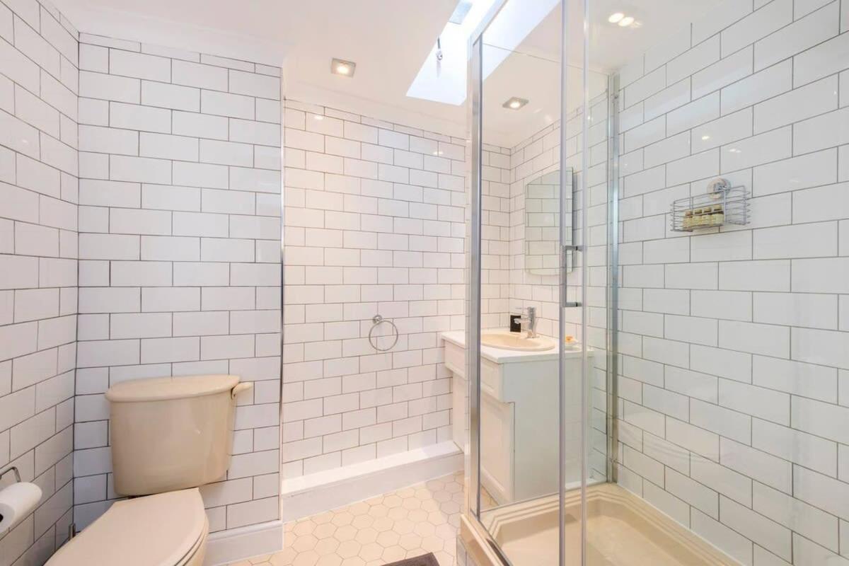 Apartment Idyllic Mews In Fantastic Location! *
