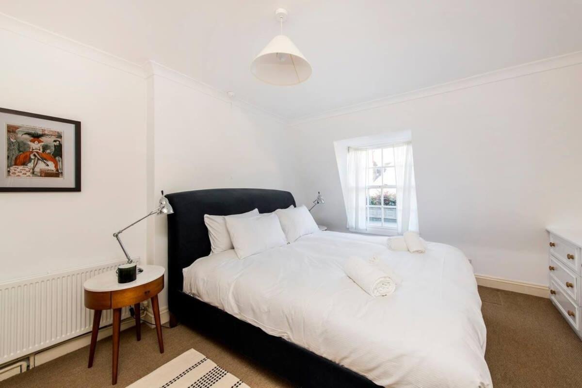 Idyllic Mews In Fantastic Location! Apartment