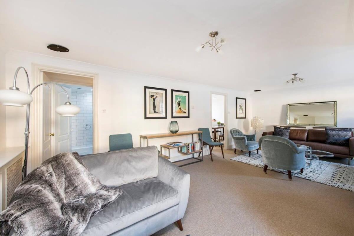 Idyllic Mews In Fantastic Location! Apartment London