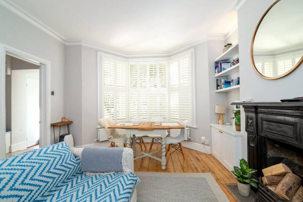 Beautiful & Cosy 1-bedroom In Clapham Apartment *