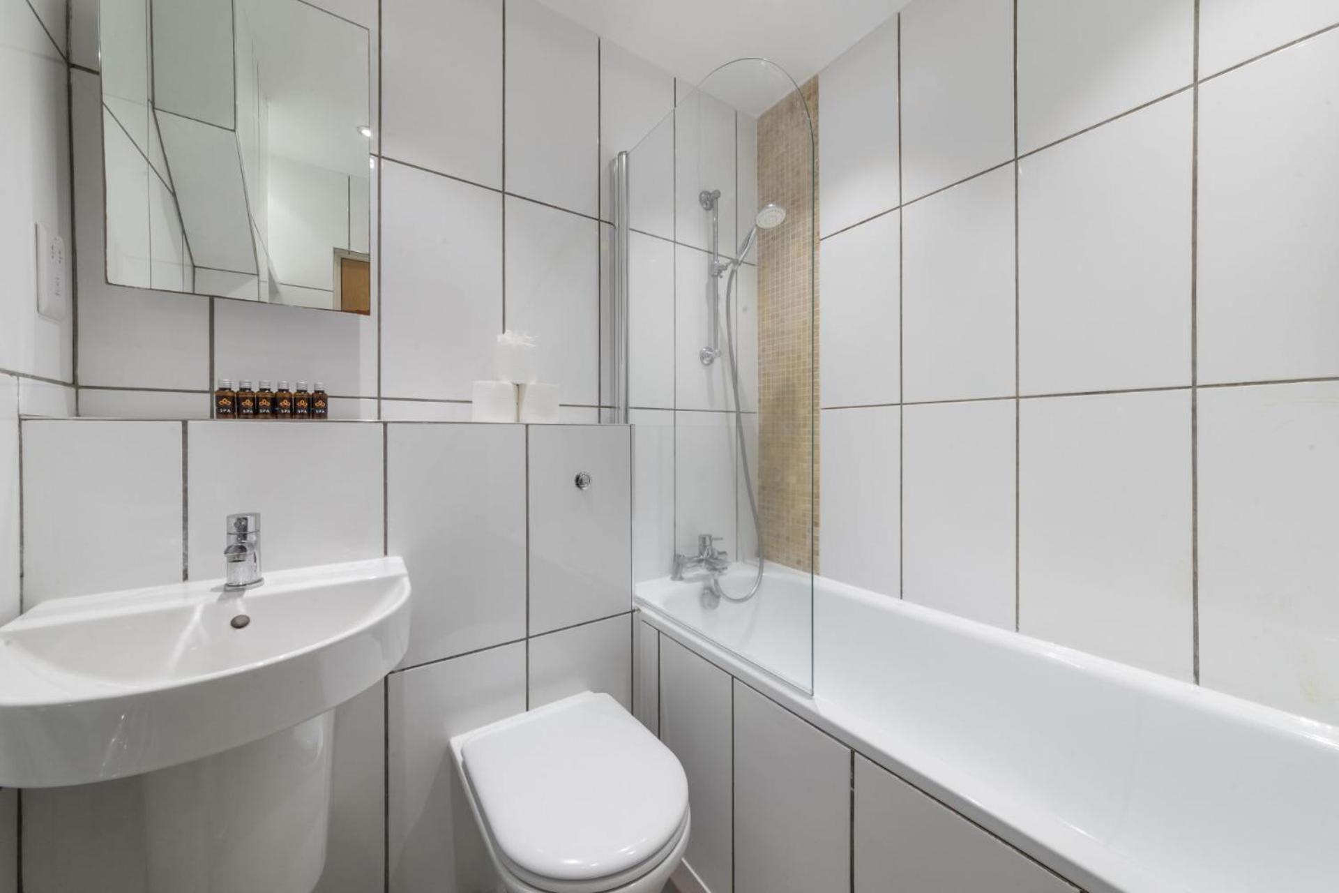 Appartement For - Fitzrovia - By Frankie Says *