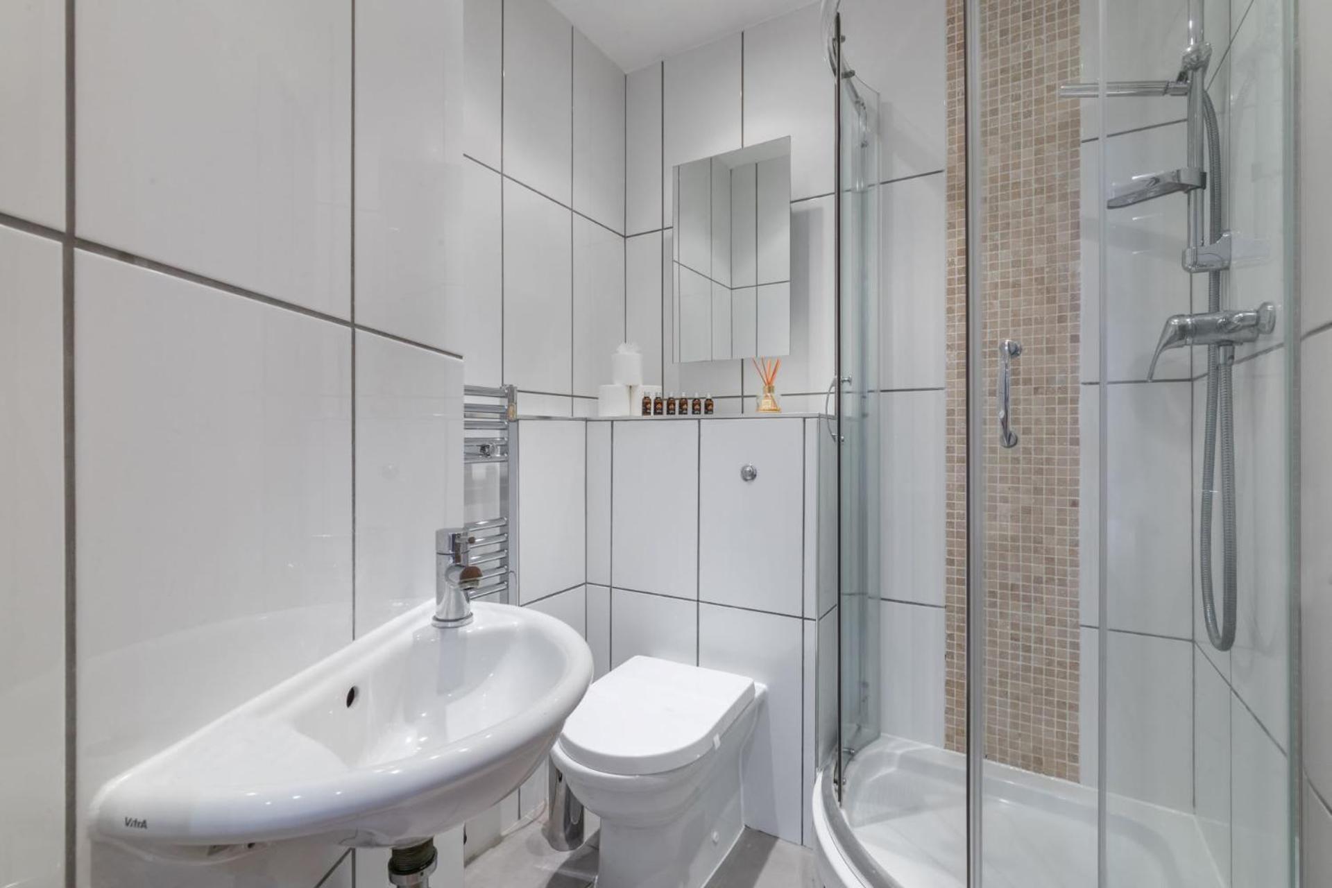 For - Fitzrovia - By Frankie Says Appartement