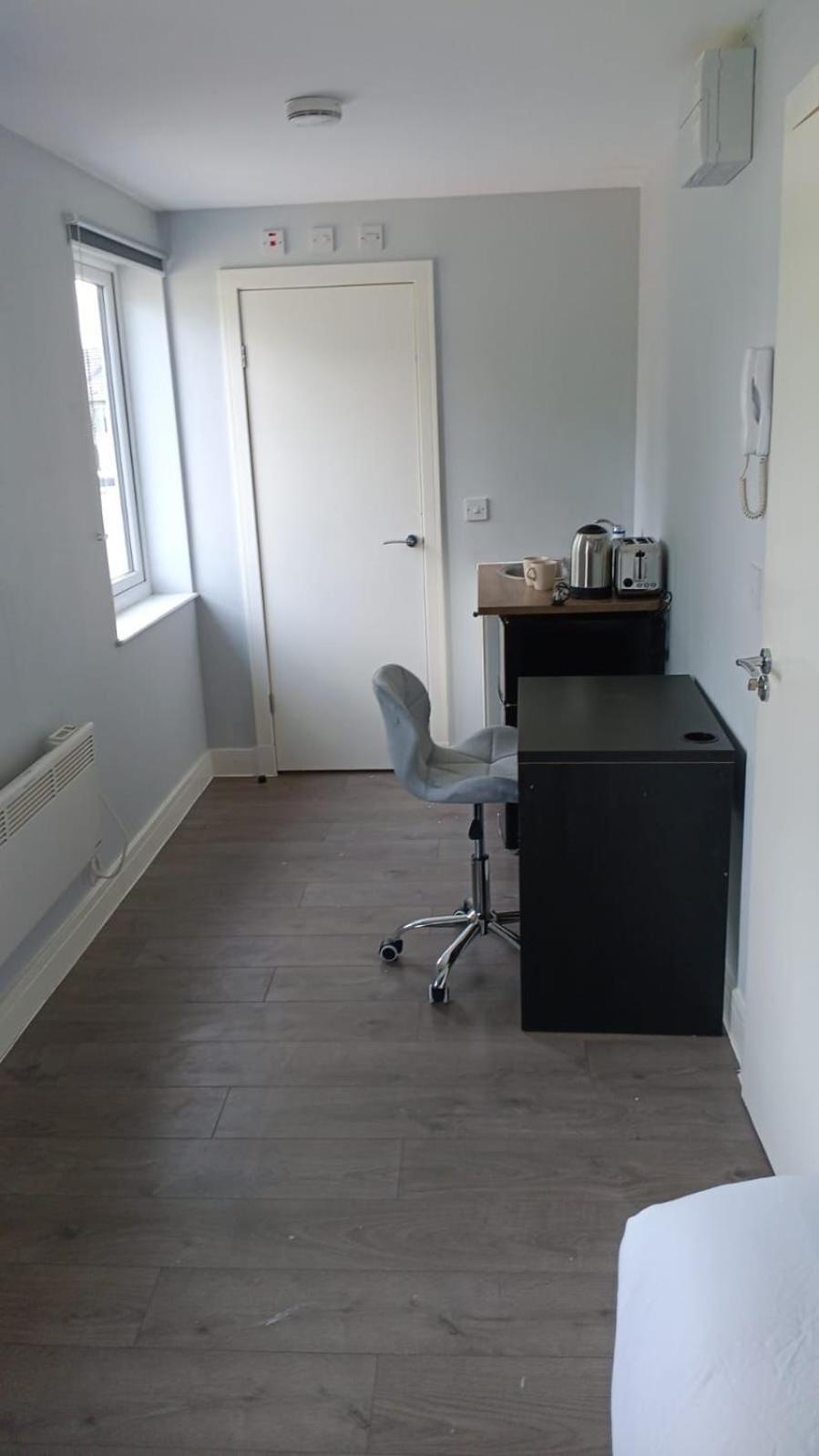 Homestay Letzi Private En-suite Near Wembley London