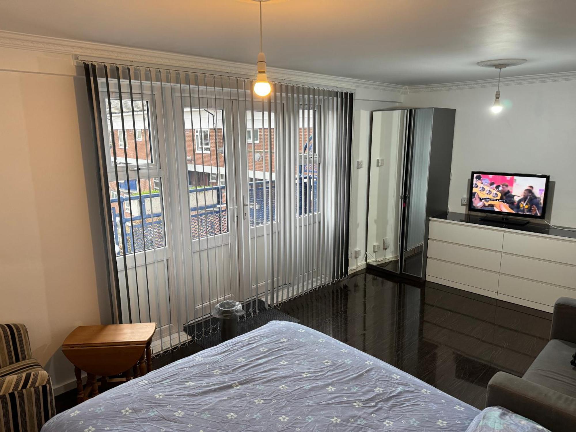Homestay Large Private With Balcony London
