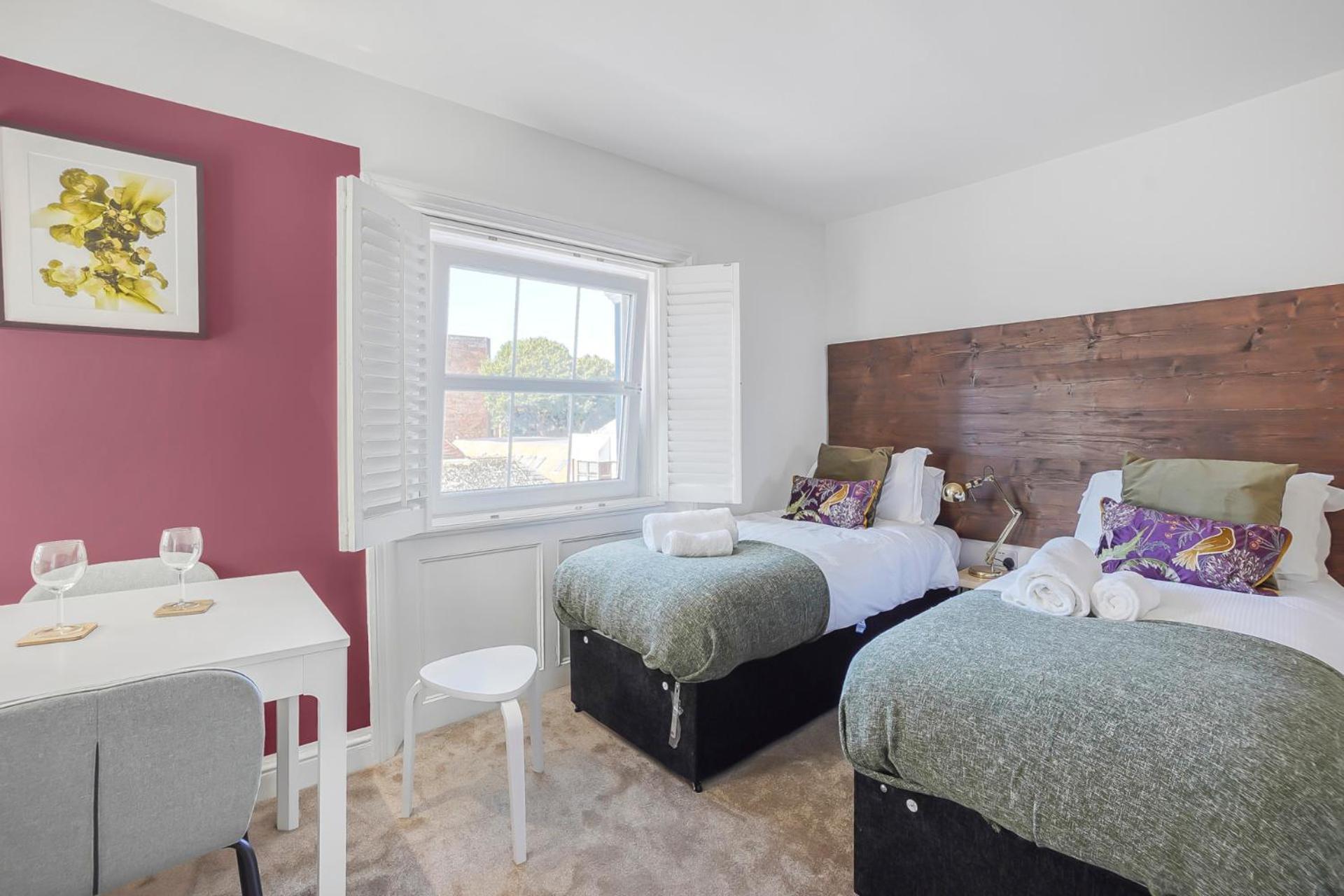 Apartamento London*stamfordhill *2br*sleeps 5*2 Tube Lines*contractors*relocation *