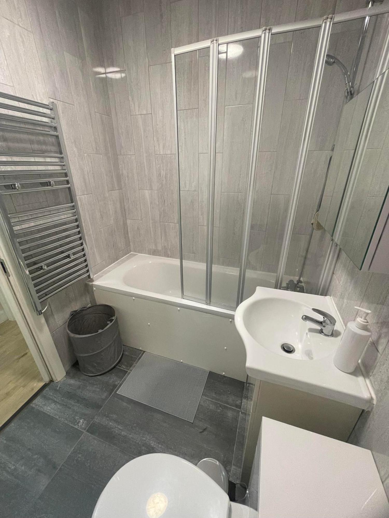 Wembley Stunning Modern Leilighet