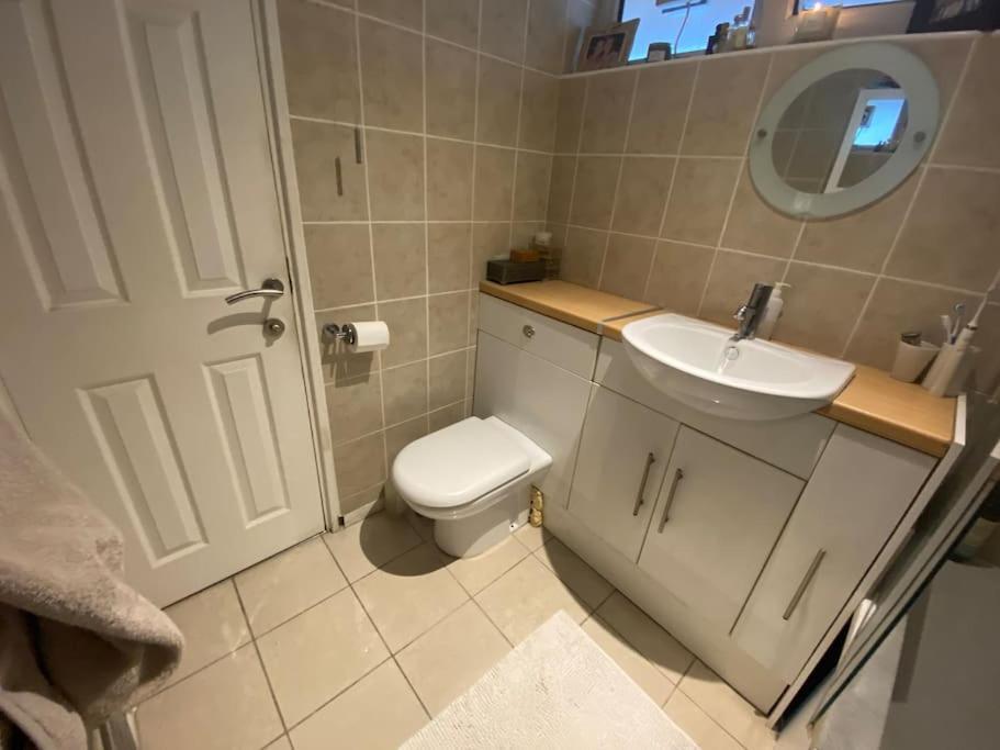Retreat Escape In Oval - Elephant & Castle *
