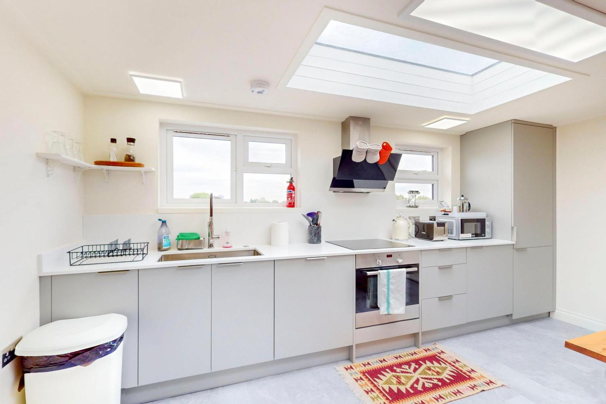 2bed With Free Parking & An Aircon - 40min To Centre Holiday home