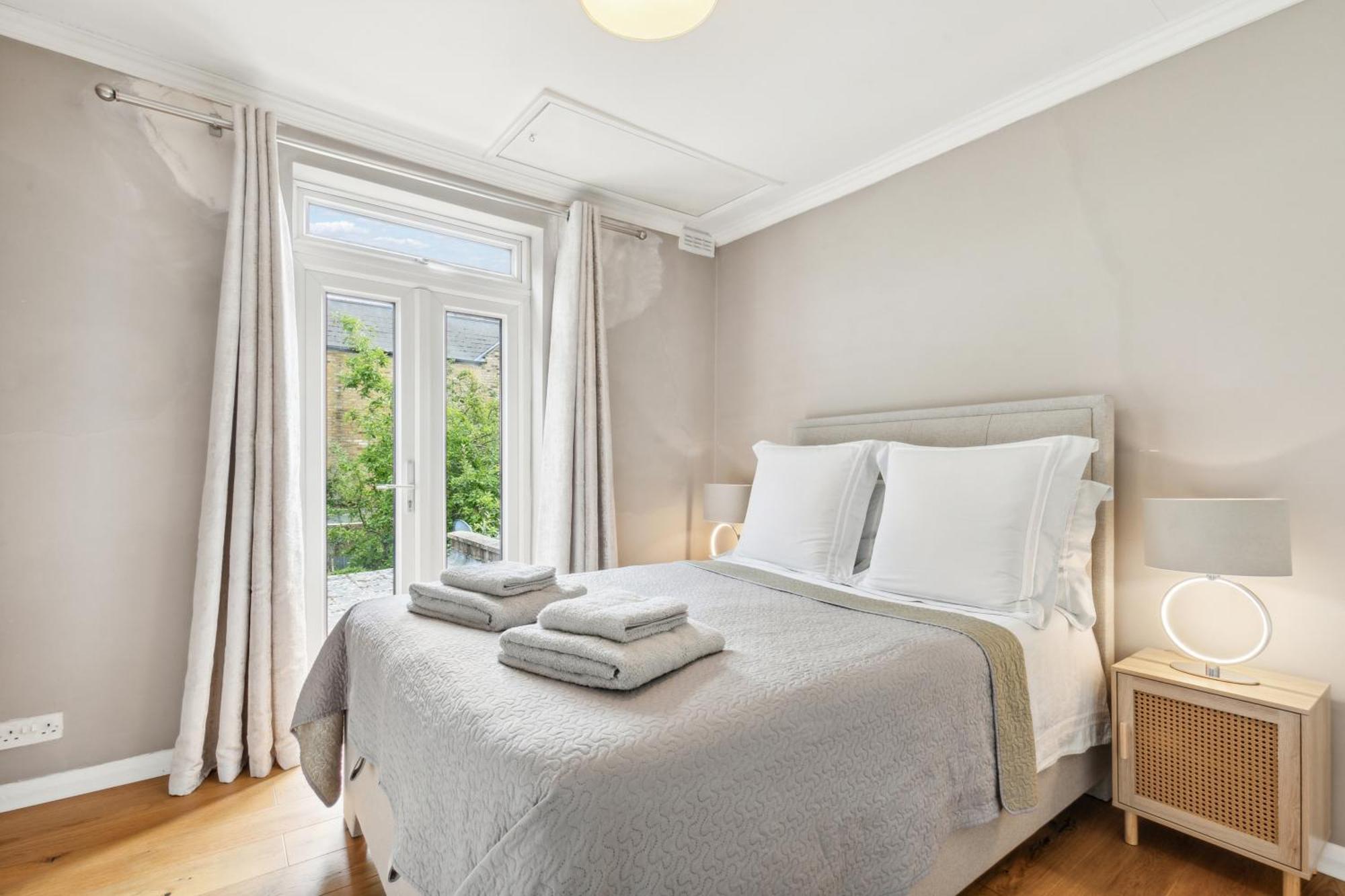 Spacious And Bright 1 Bedroom Flat Londen