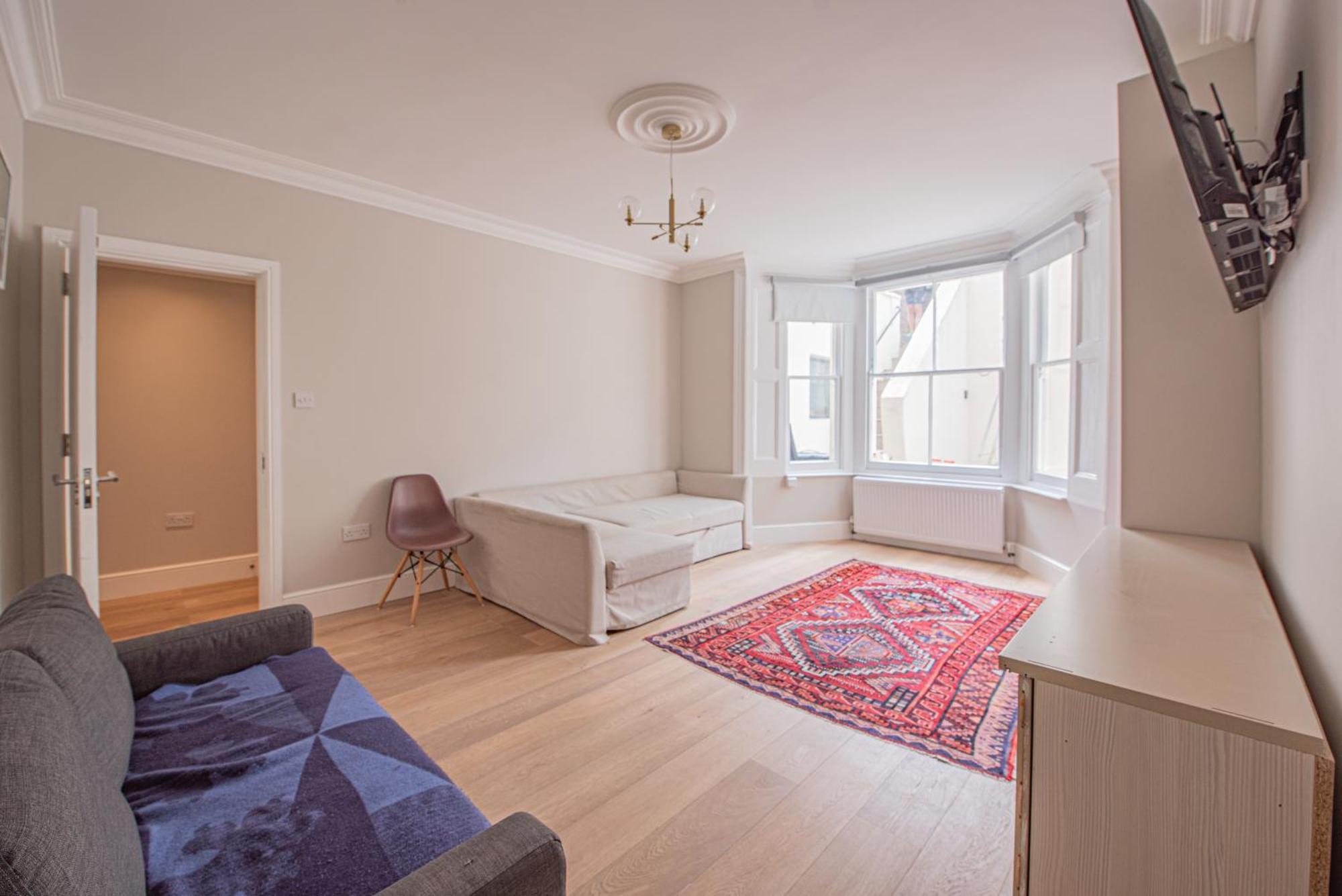 Stylish 3 Bedroom Flat In Little Venice