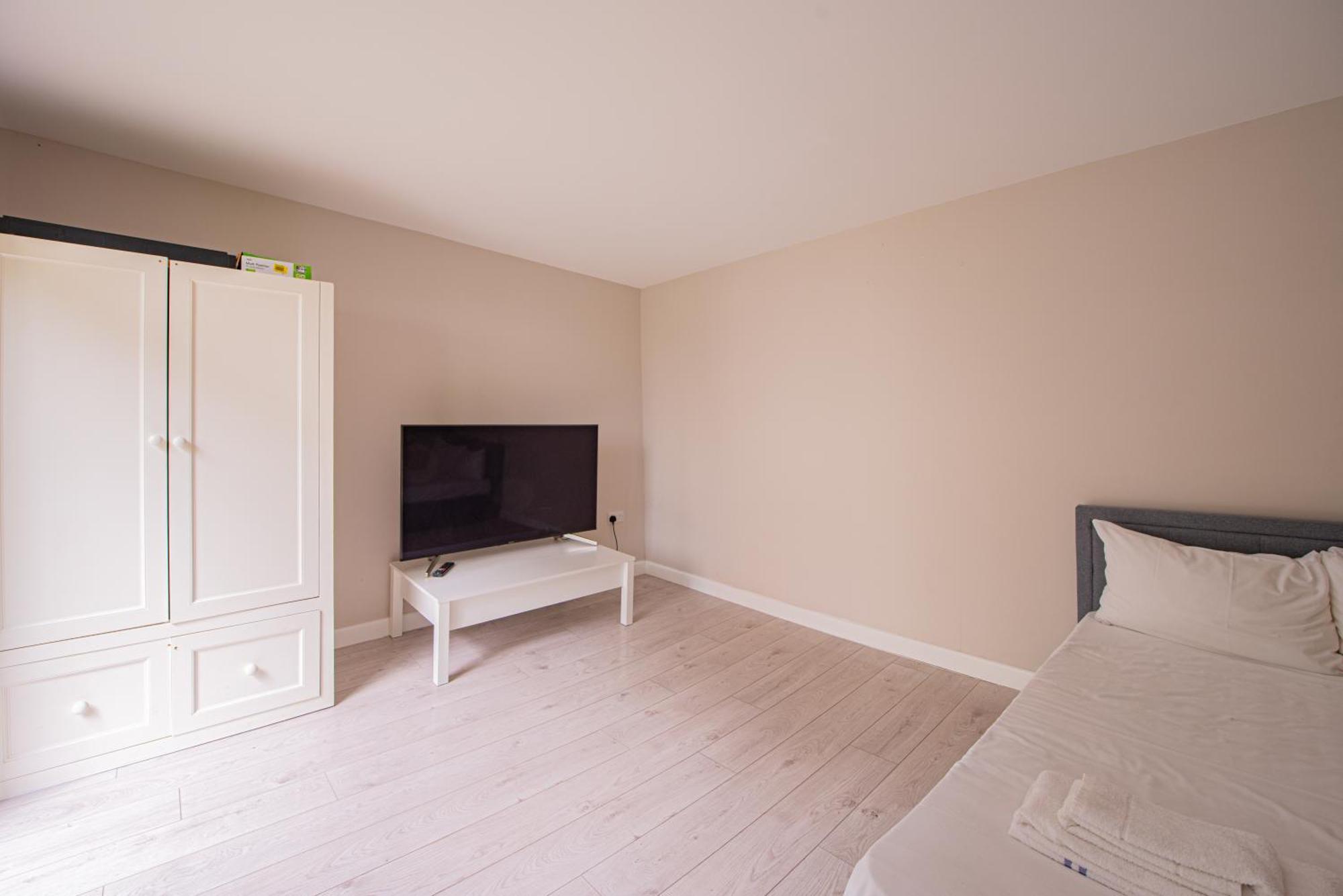 Stylish 3 Bedroom Flat In Little Venice Apartment London