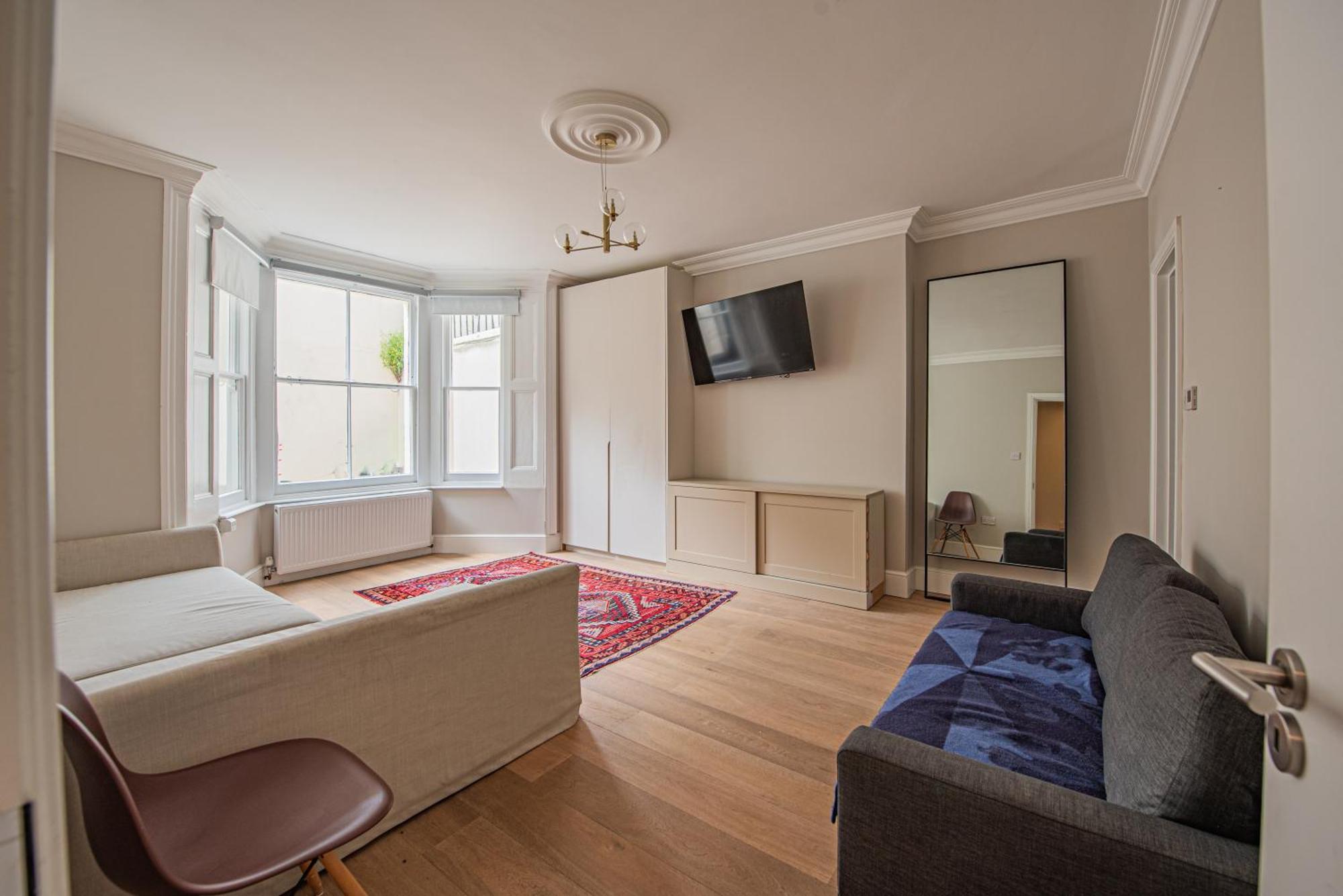 Stylish 3 Bedroom Flat In Little Venice