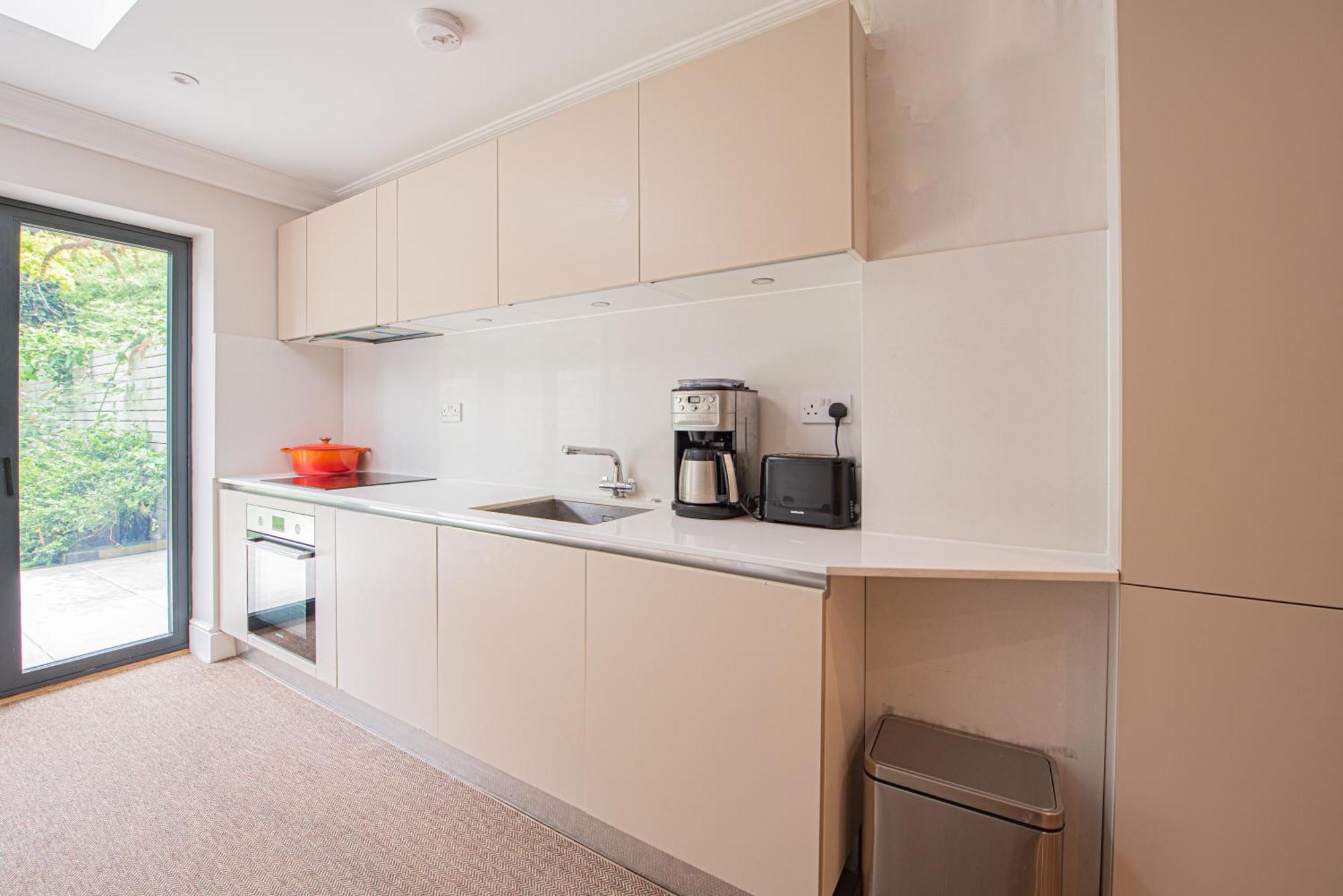 Stylish 3 Bedroom Flat In Little Venice Apartment London