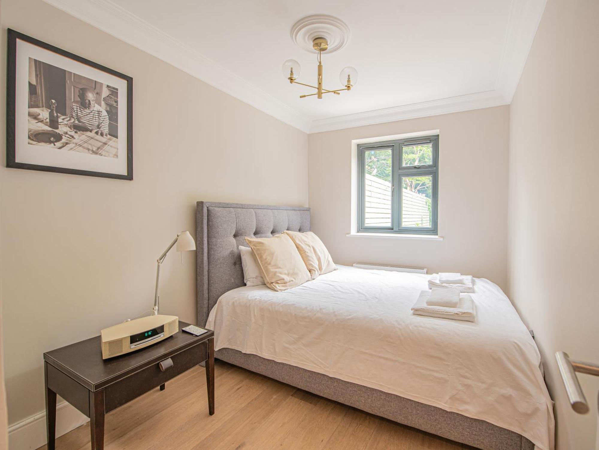 Stylish 3 Bedroom Flat In Little Venice * London