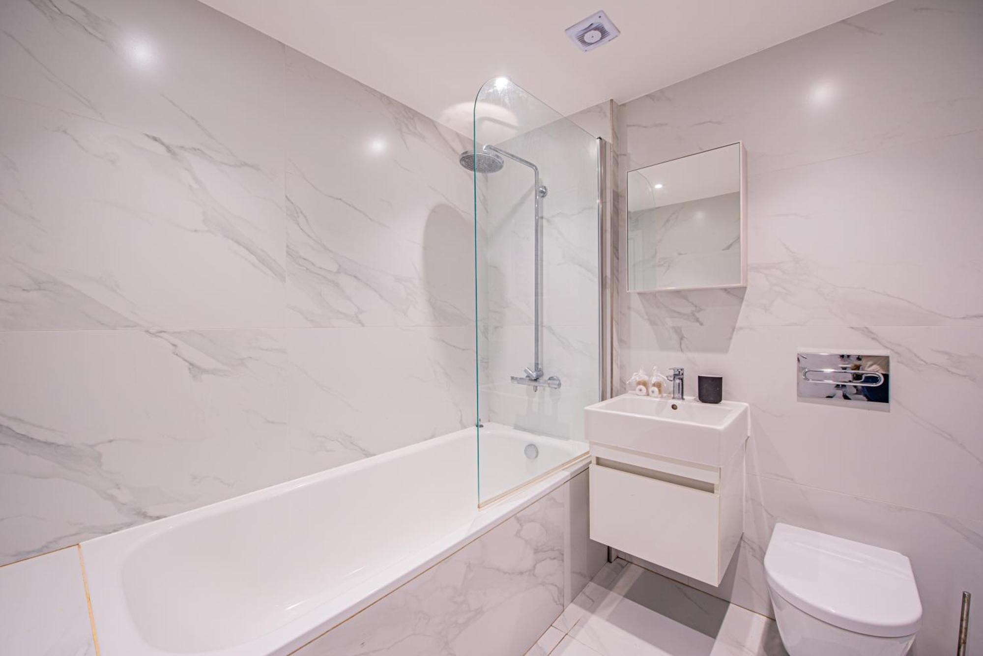 Stylish 3 Bedroom Flat In Little Venice Apartment
