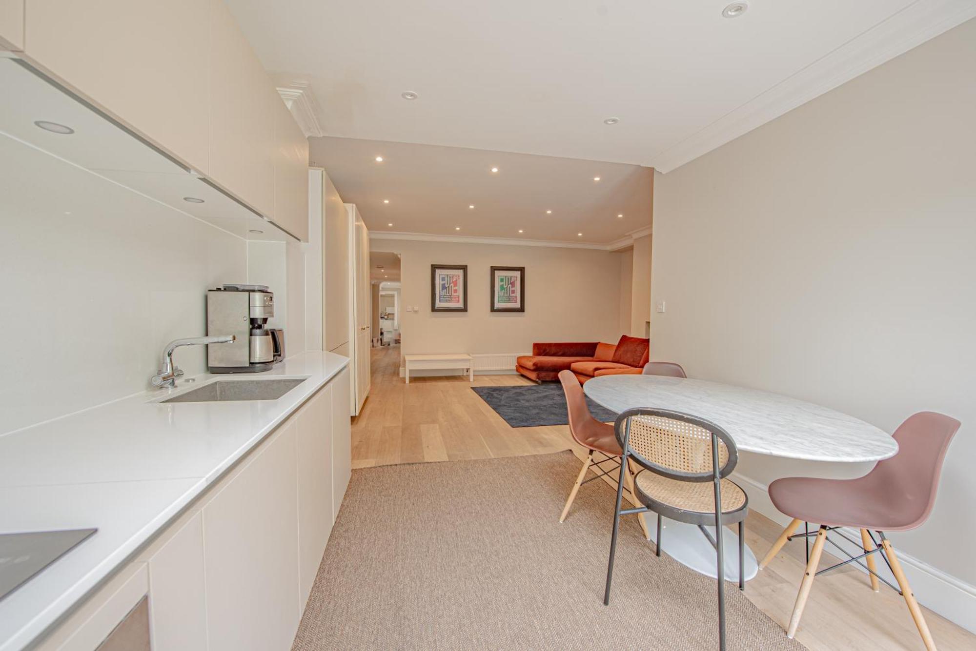Stylish 3 Bedroom Flat In Little Venice London