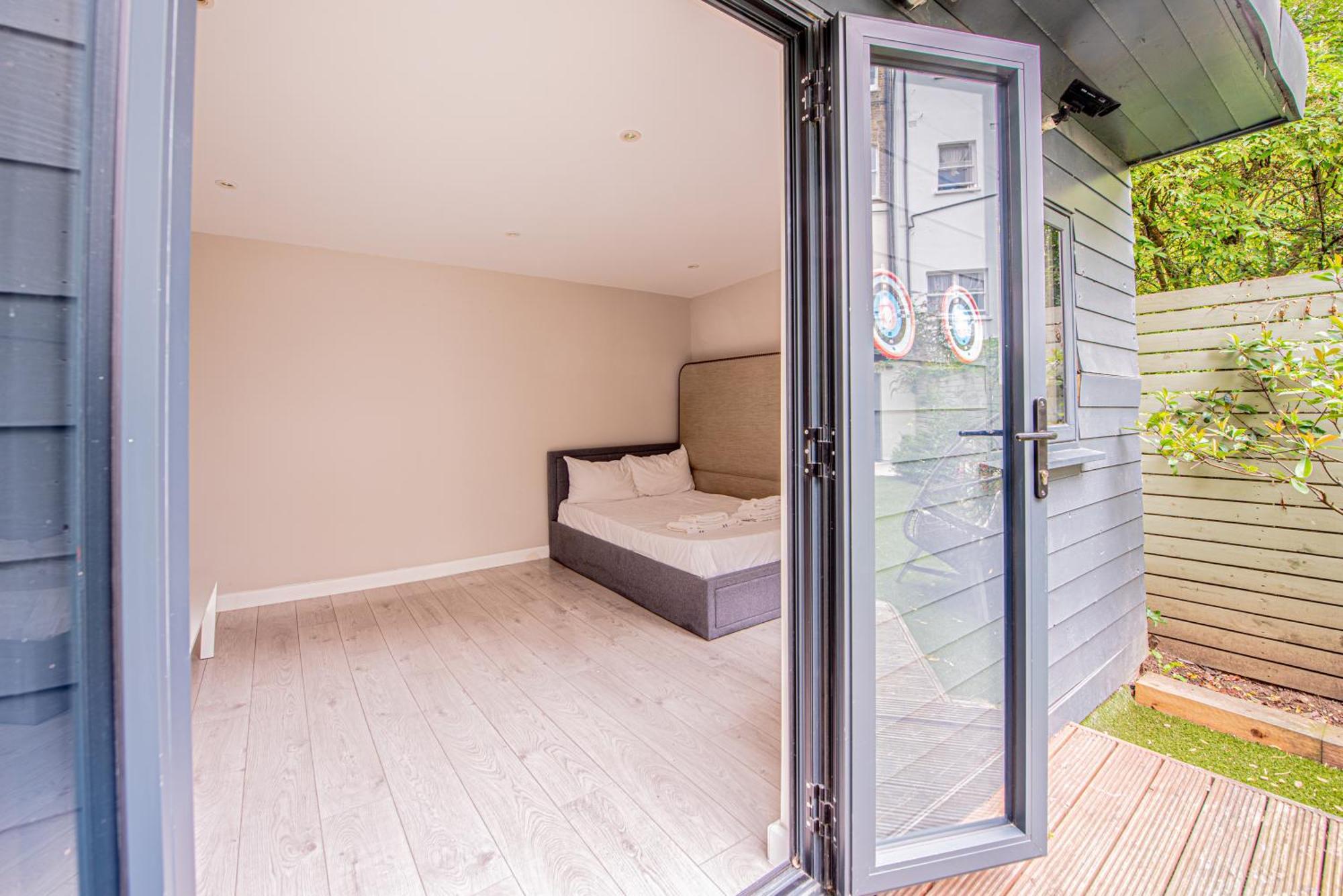 Stylish 3 Bedroom Flat In Little Venice London