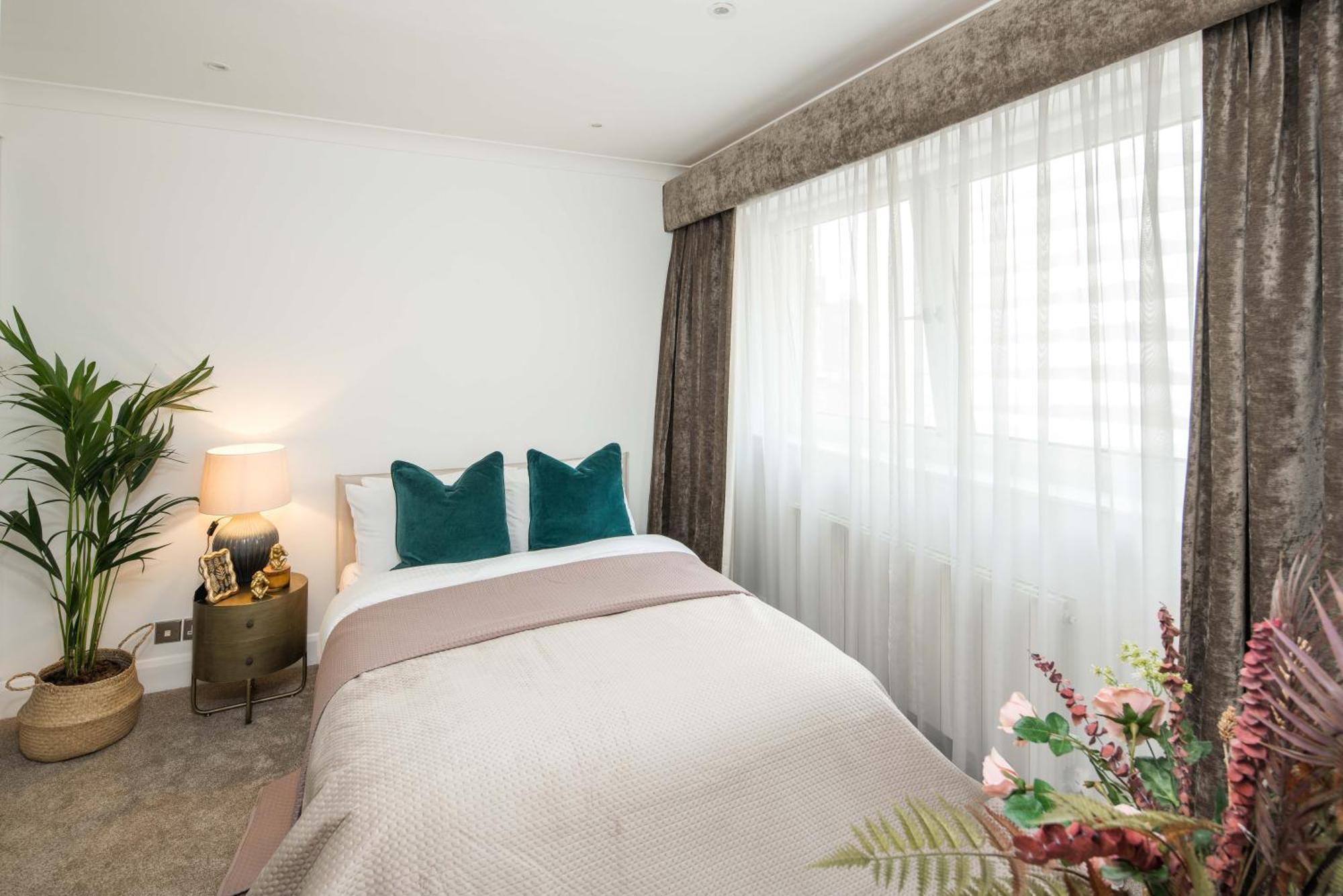 5bedroom-centralac-selfridges-mayfair-marylebone-bakerstreet-oxfrodstreet-bondstreet-modern Luxuryvilla *