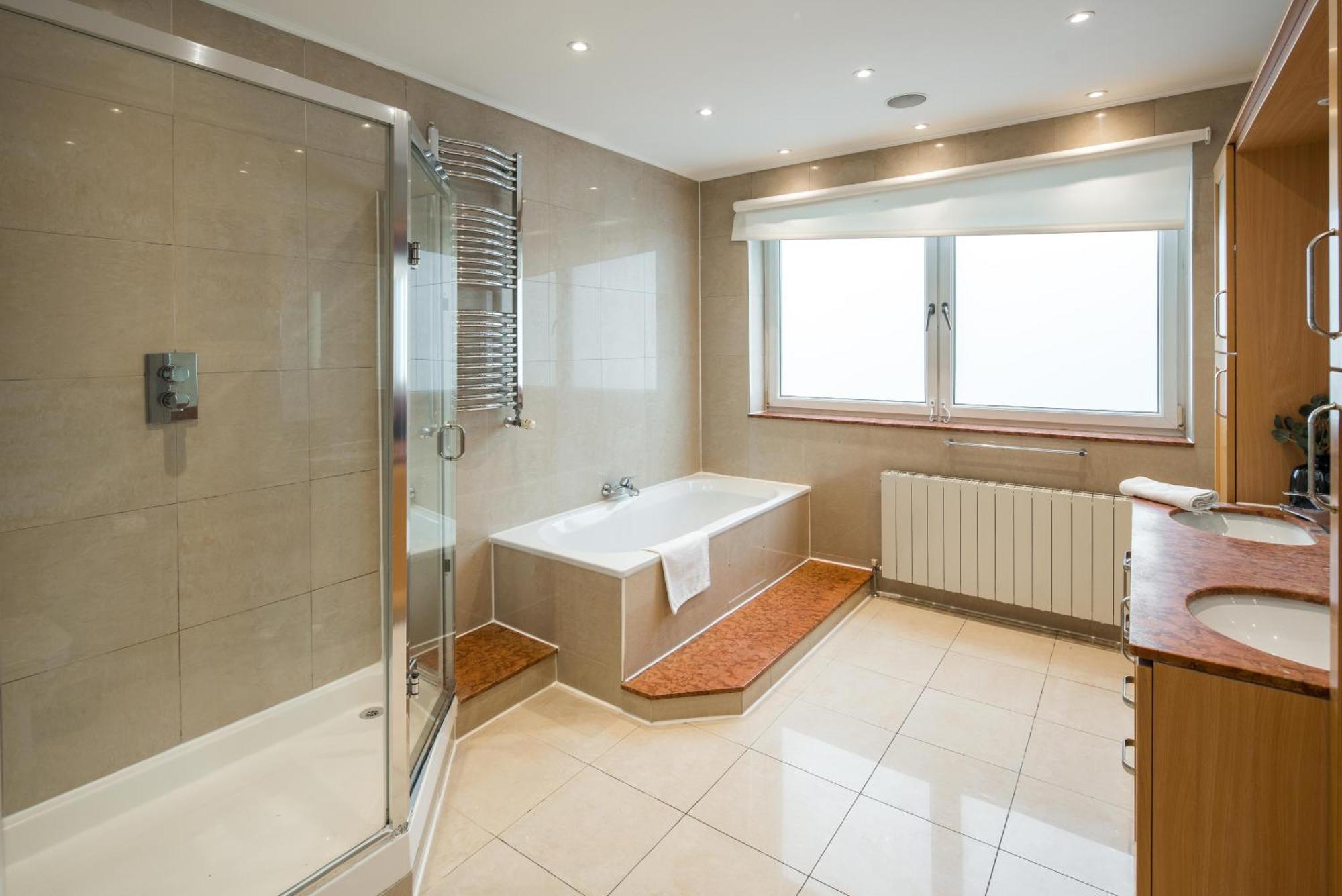 5bedroom-centralac-selfridges-mayfair-marylebone-bakerstreet-oxfrodstreet-bondstreet-modern Luxuryvilla * Londen