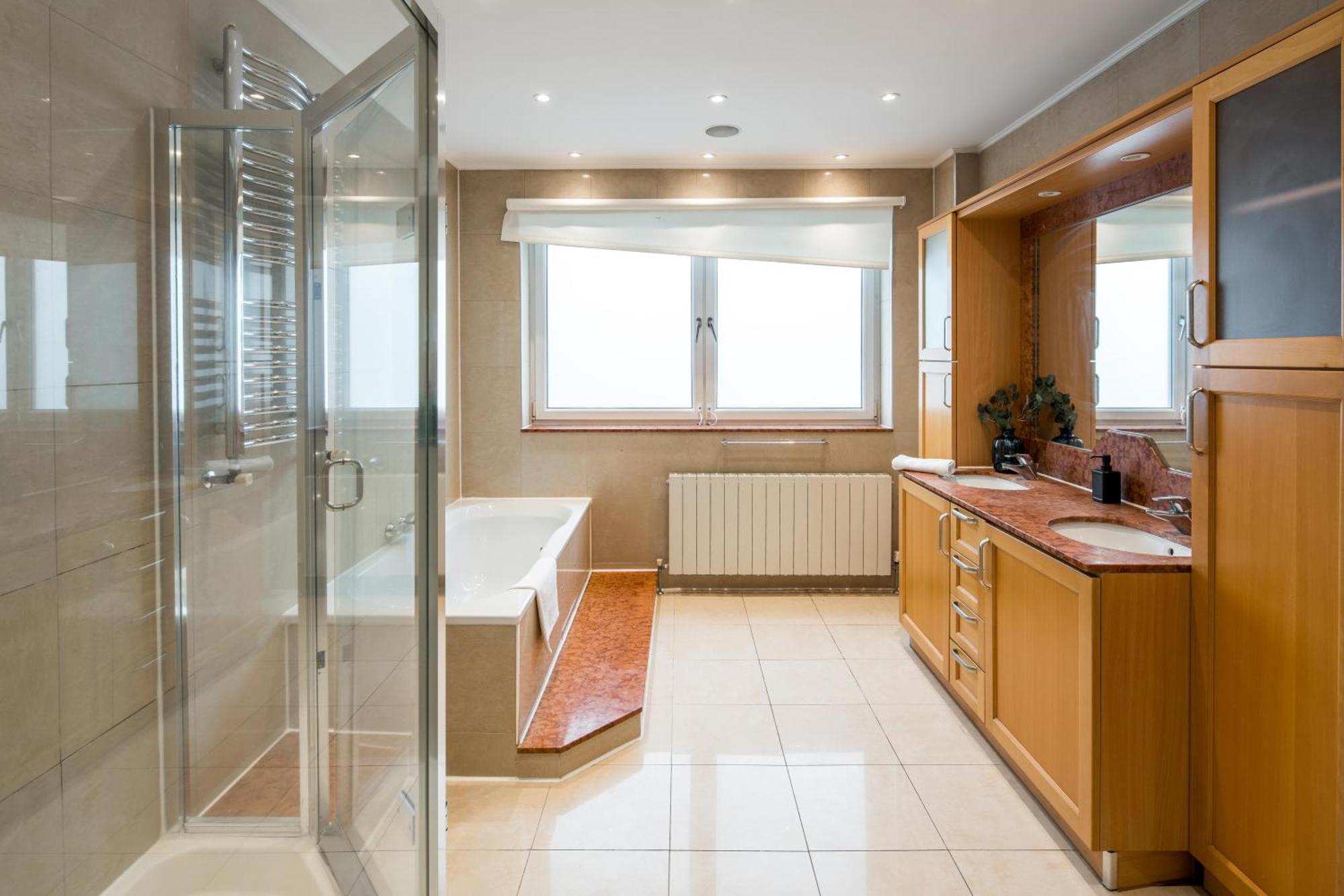 5bedroom-centralac-selfridges-mayfair-marylebone-bakerstreet-oxfrodstreet-bondstreet-modern Luxuryvilla * Londen