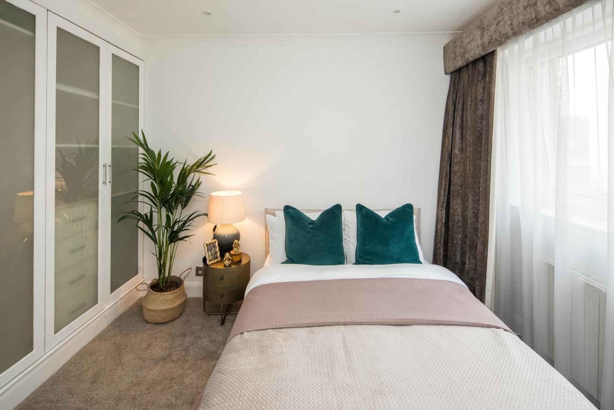 5bedroom-centralac-selfridges-mayfair-marylebone-bakerstreet-oxfrodstreet-bondstreet-modern Luxuryvilla Apartment *