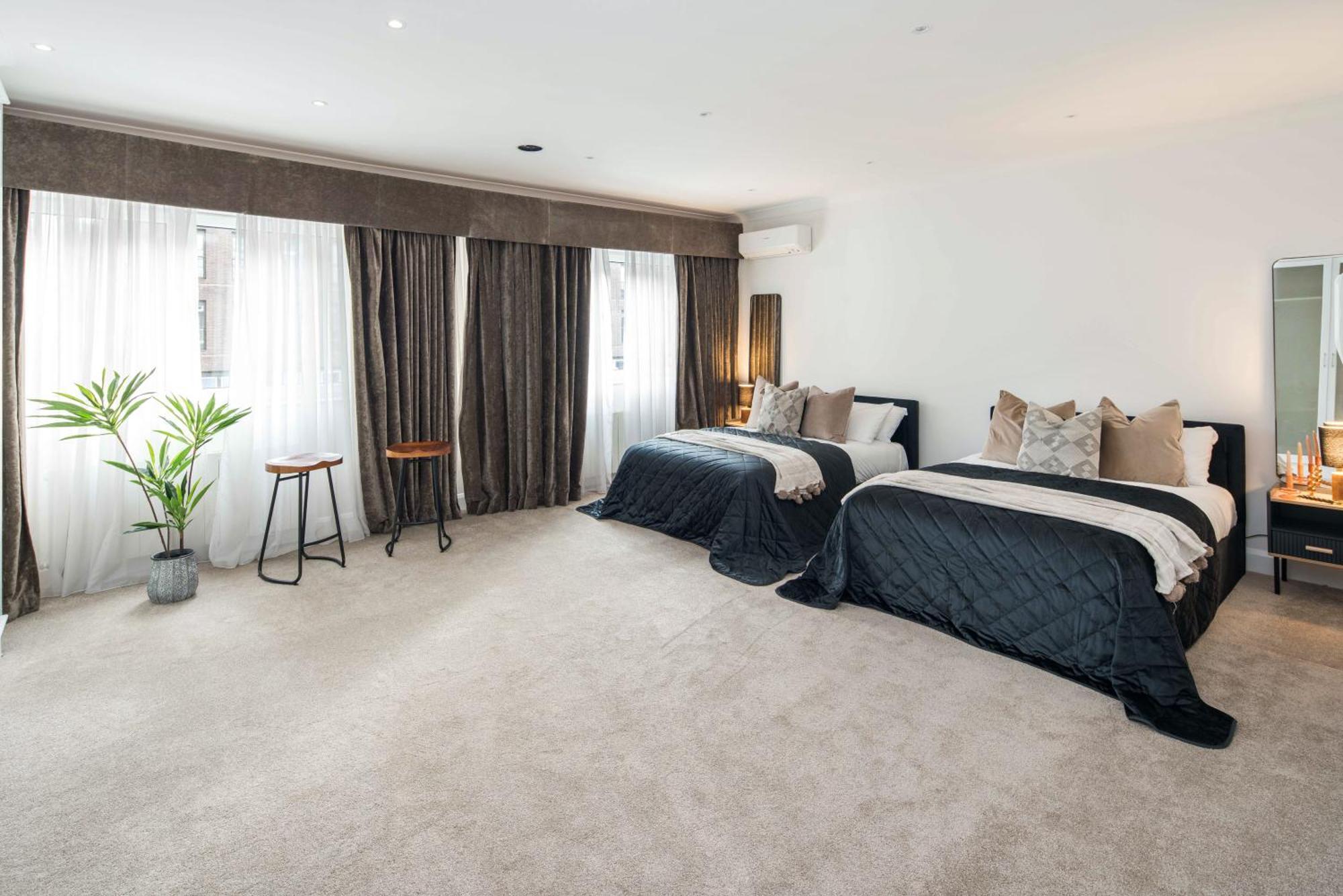 5bedroom-centralac-selfridges-mayfair-marylebone-bakerstreet-oxfrodstreet-bondstreet-modern Luxuryvilla