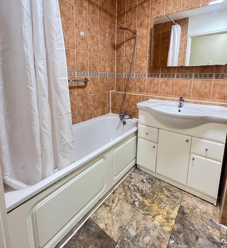 Apartamento Chelsea Studio - Sleeps 4 - Near Cromwell Hospital Londres