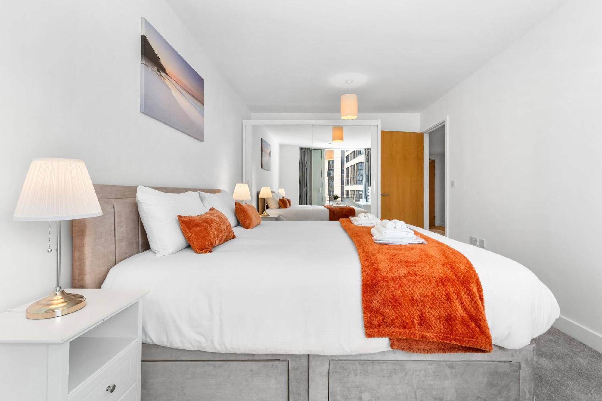 Canary Wharf Apartment *