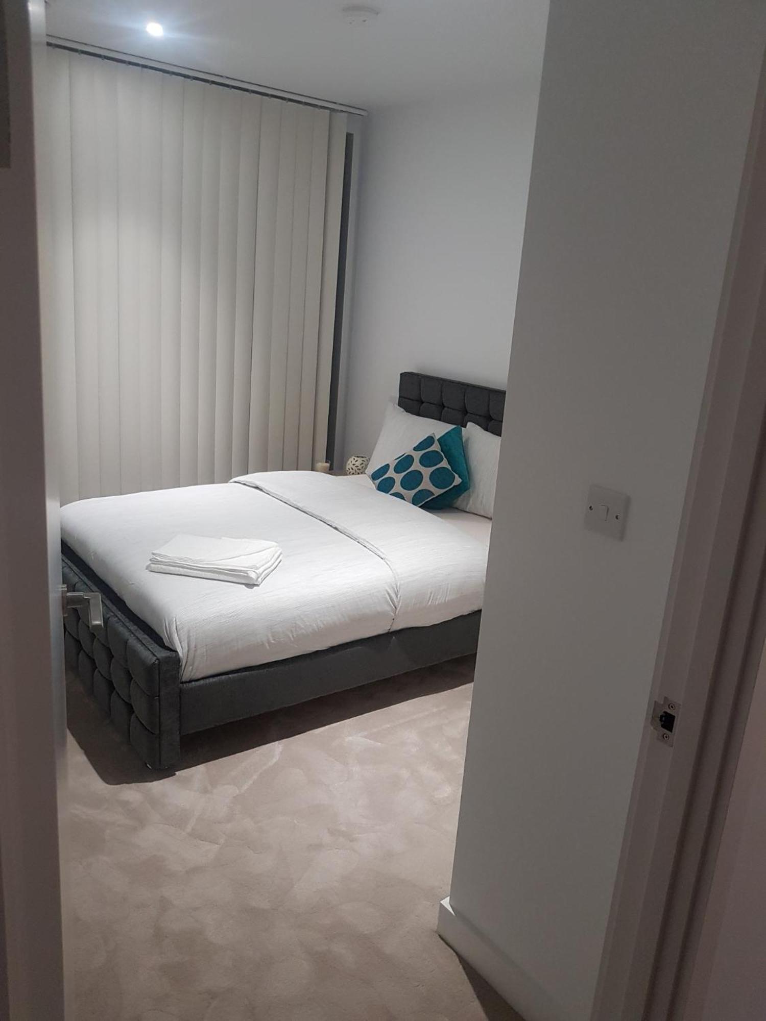 Lush Living - Double With Private Bathroom *