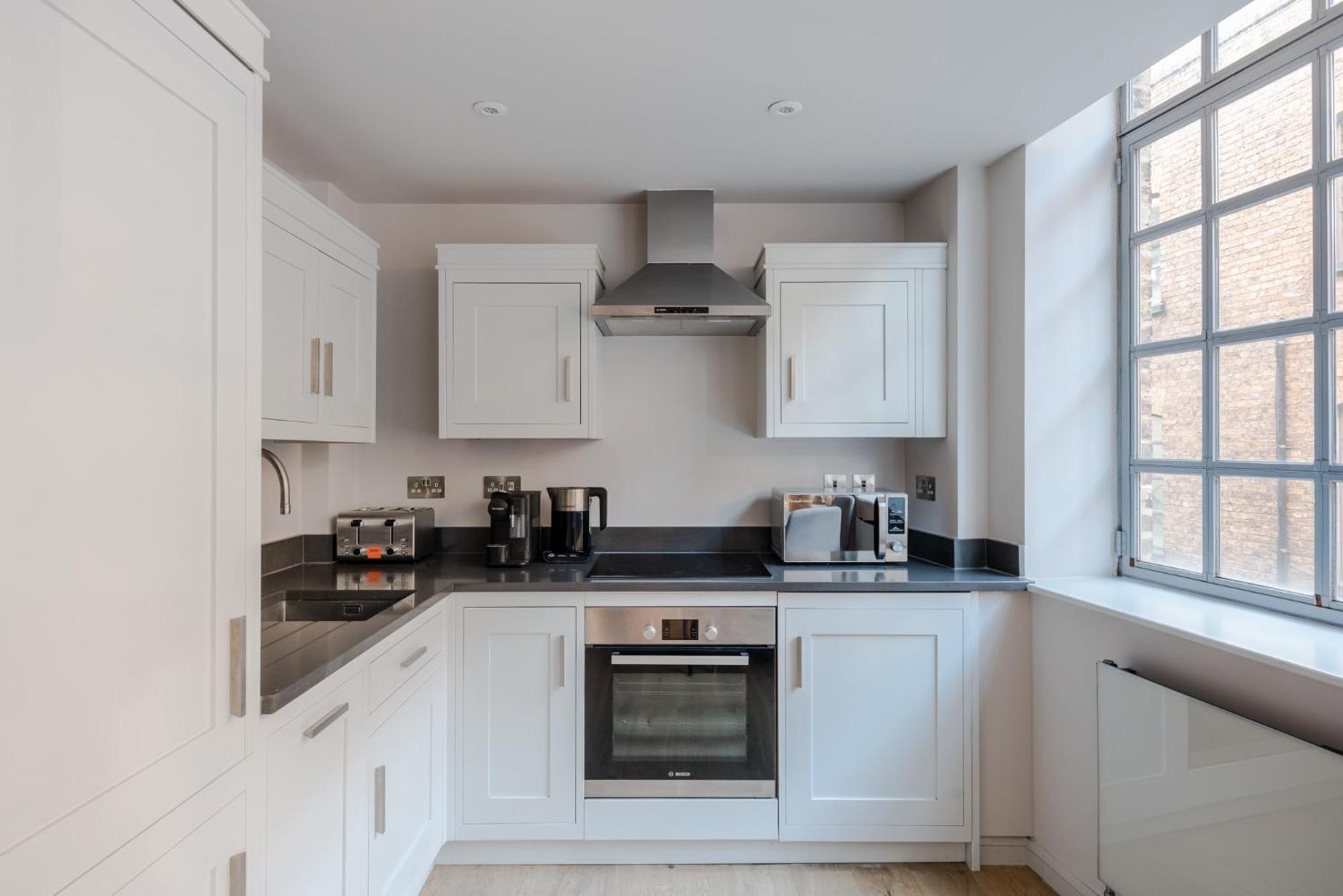 Apartment Sweet Dreams - Farringdon - By Frankie Says *