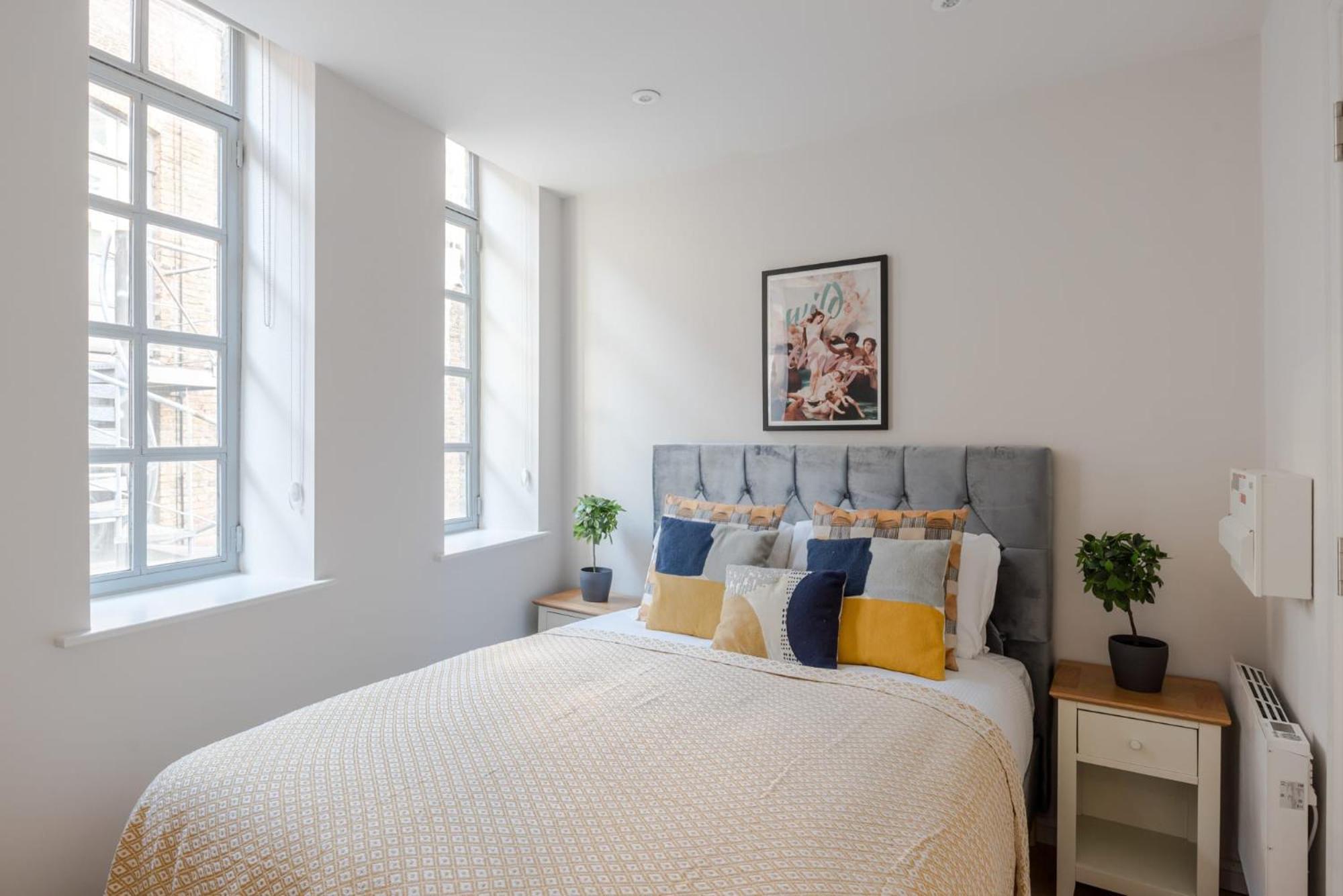 Apartment Sweet Dreams - Farringdon - By Frankie Says