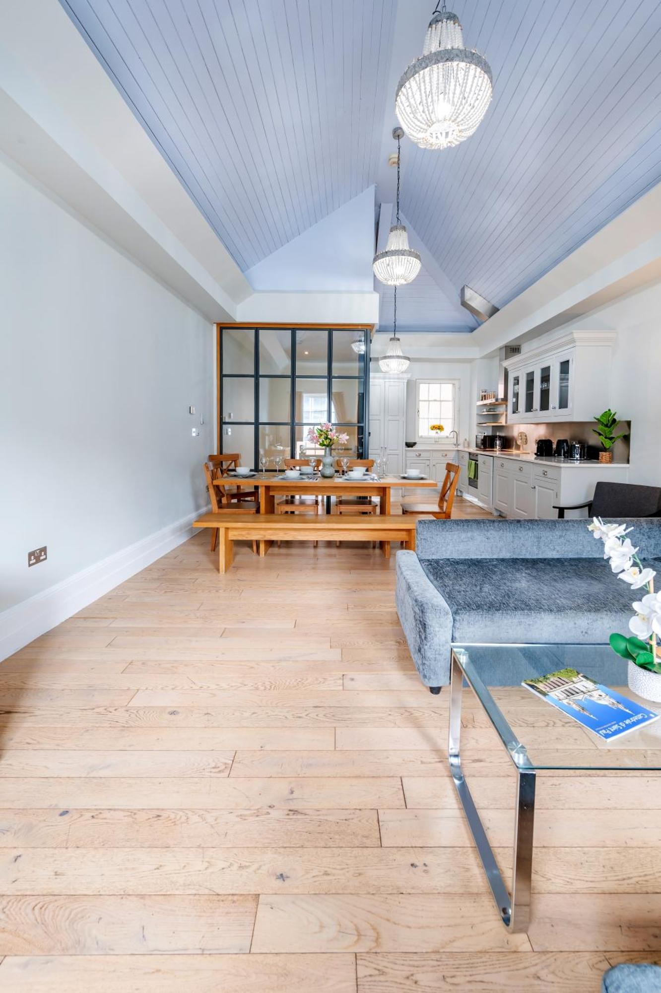 Welcome St Martin's Apartment London