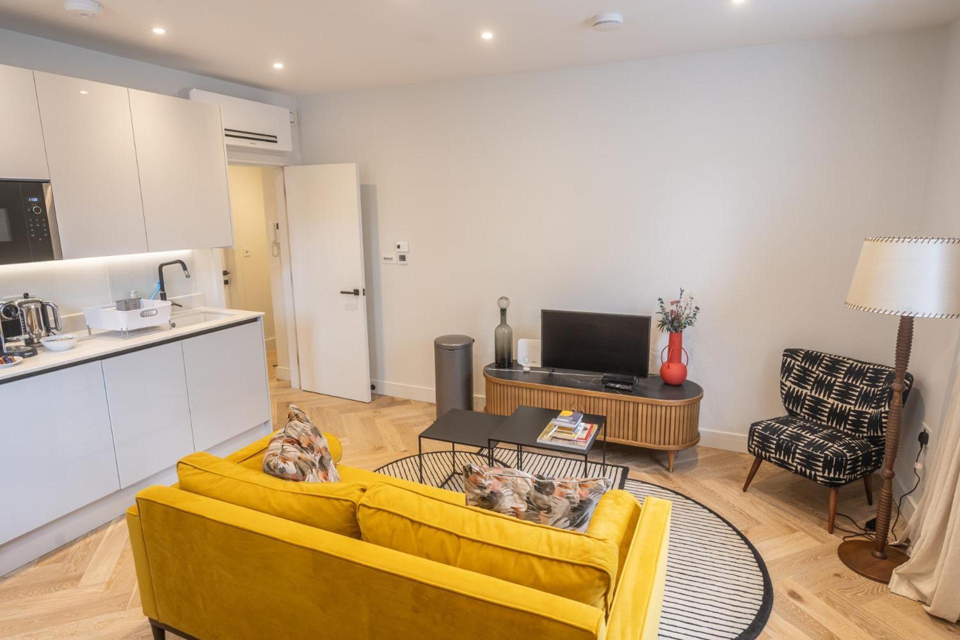 Apartment Modern, Stylish Newly Refurbished 2nd Floor In Fitzrovia London