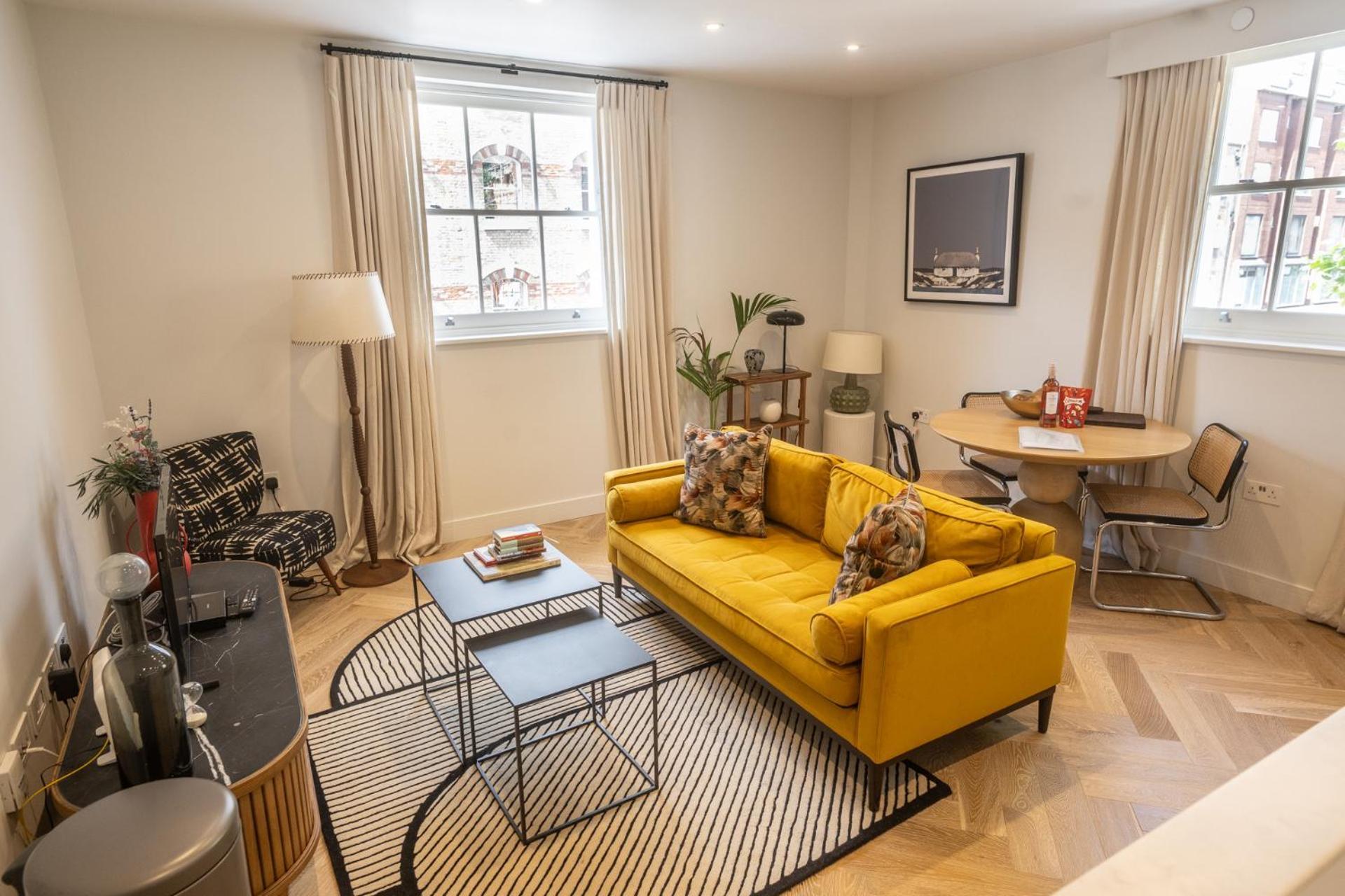 Modern, Stylish Newly Refurbished 2nd Floor In Fitzrovia Apartment *