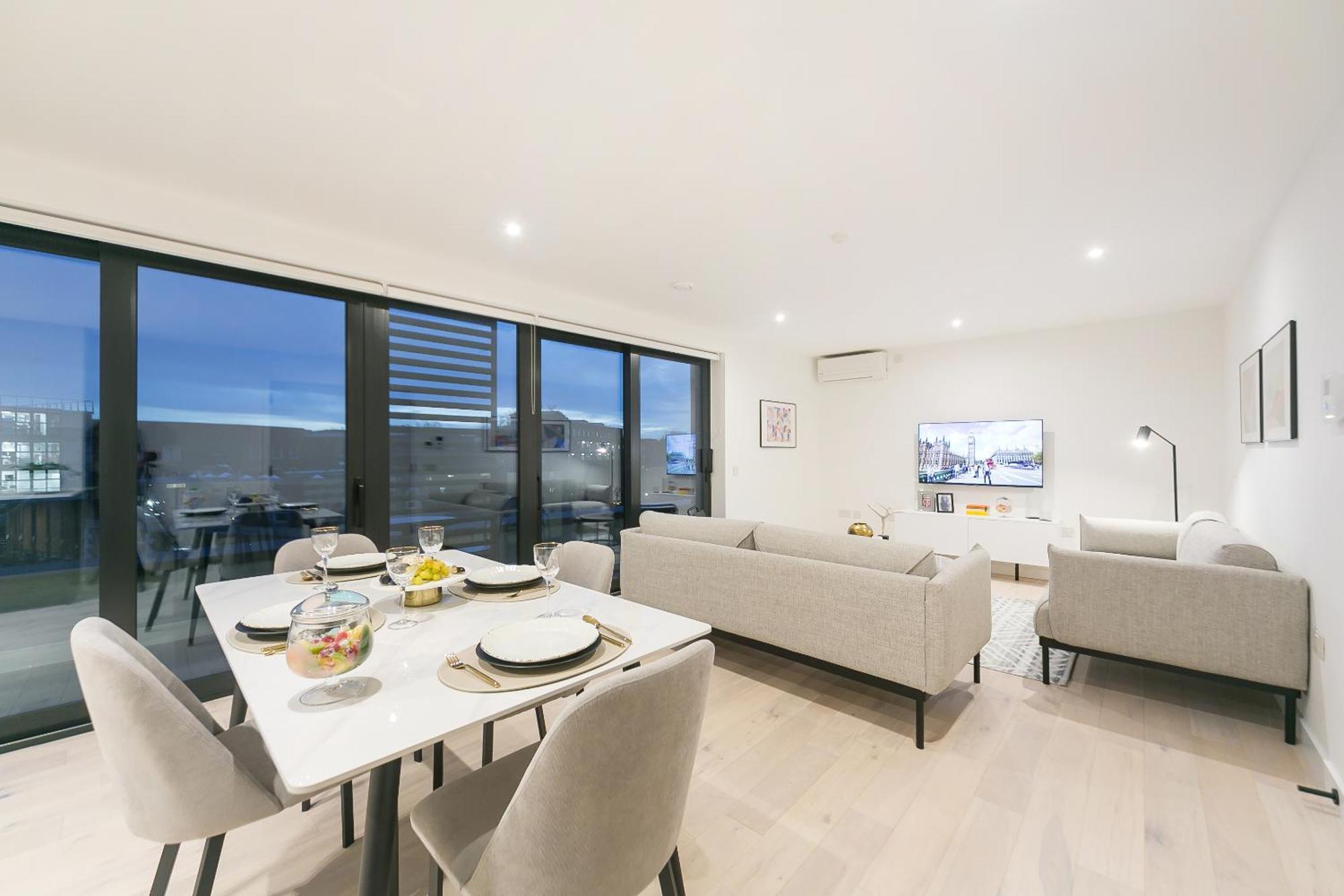 Urban Chic - Marine Apartment London