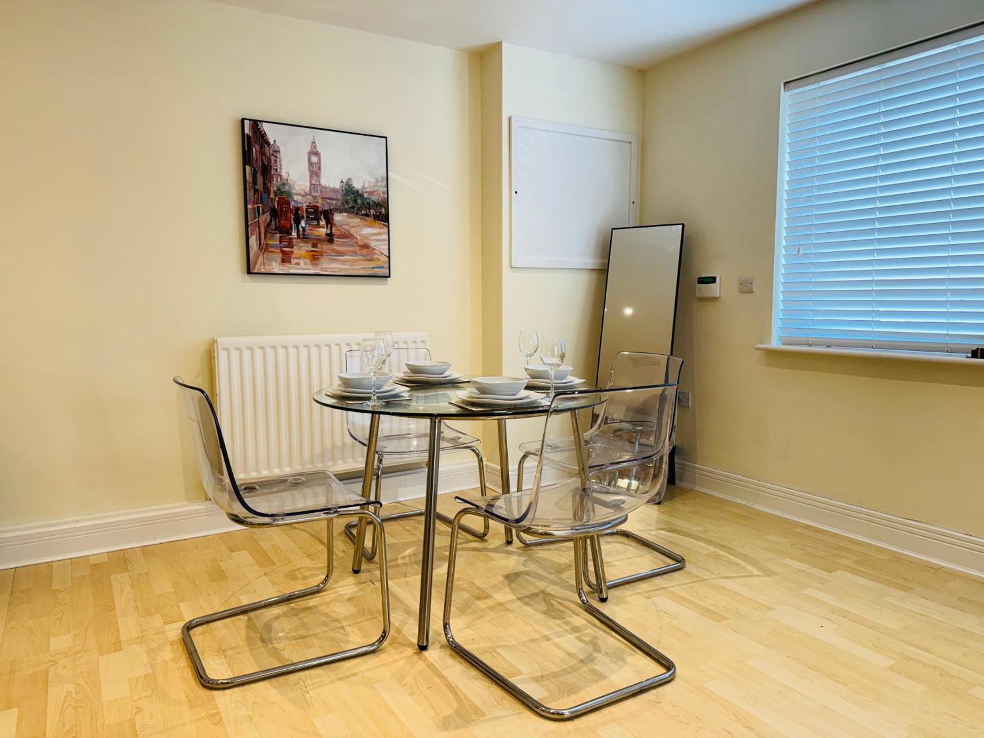Ground Floor Wimbledon Flat With Parking Leilighet