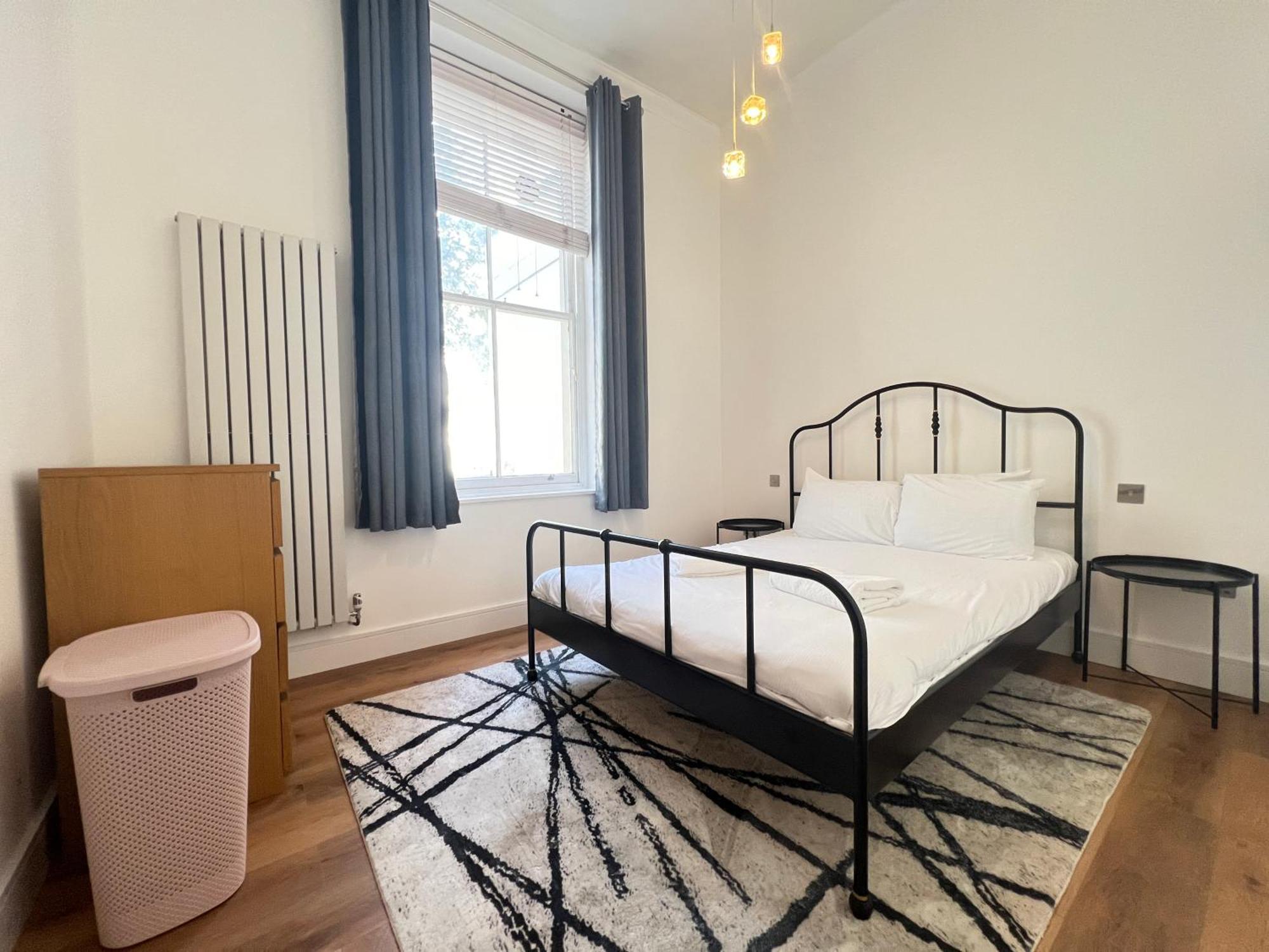3.5 High Ceilings - Centrally Located *