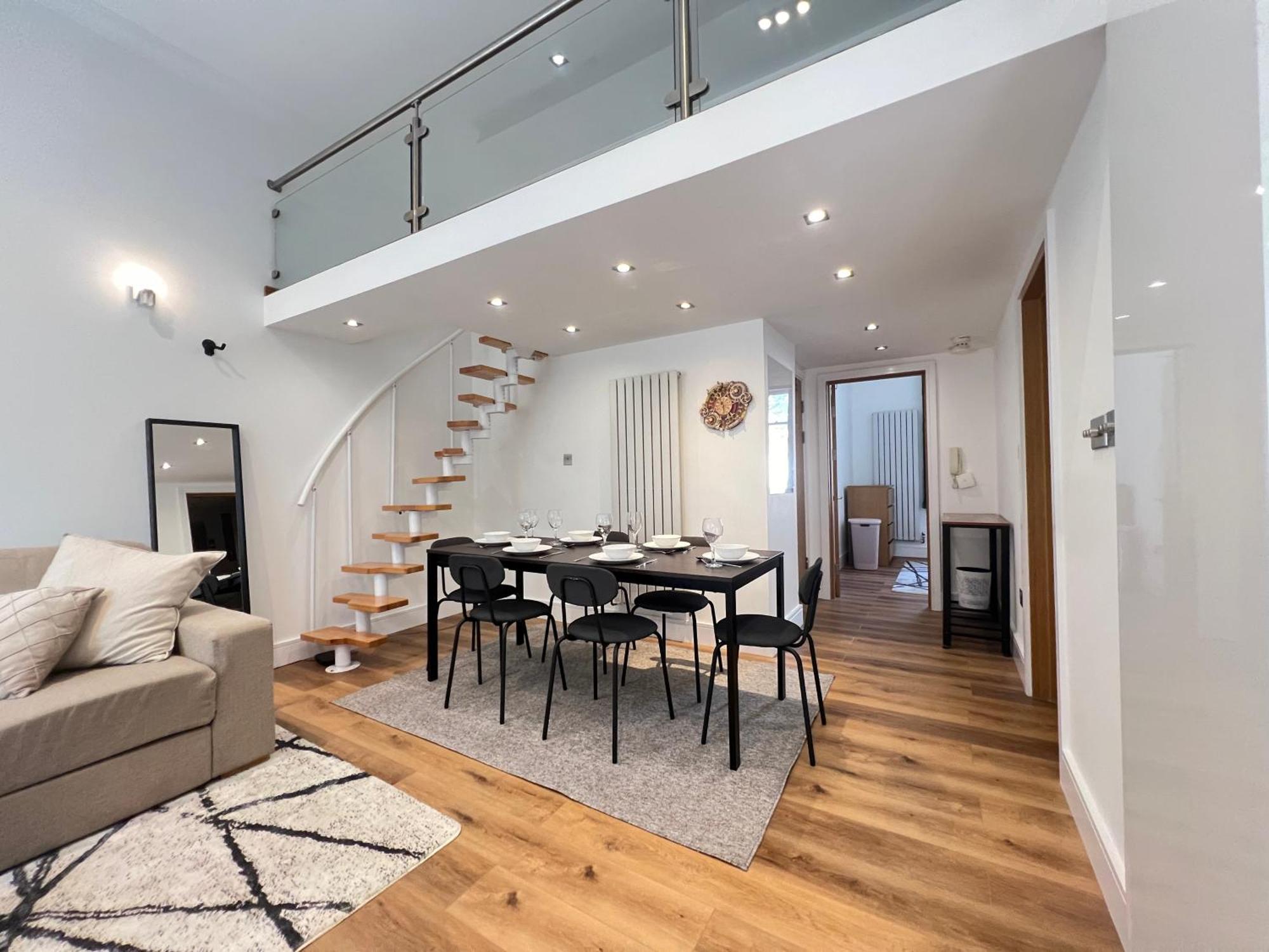 Apartamento 3.5 High Ceilings - Centrally Located *