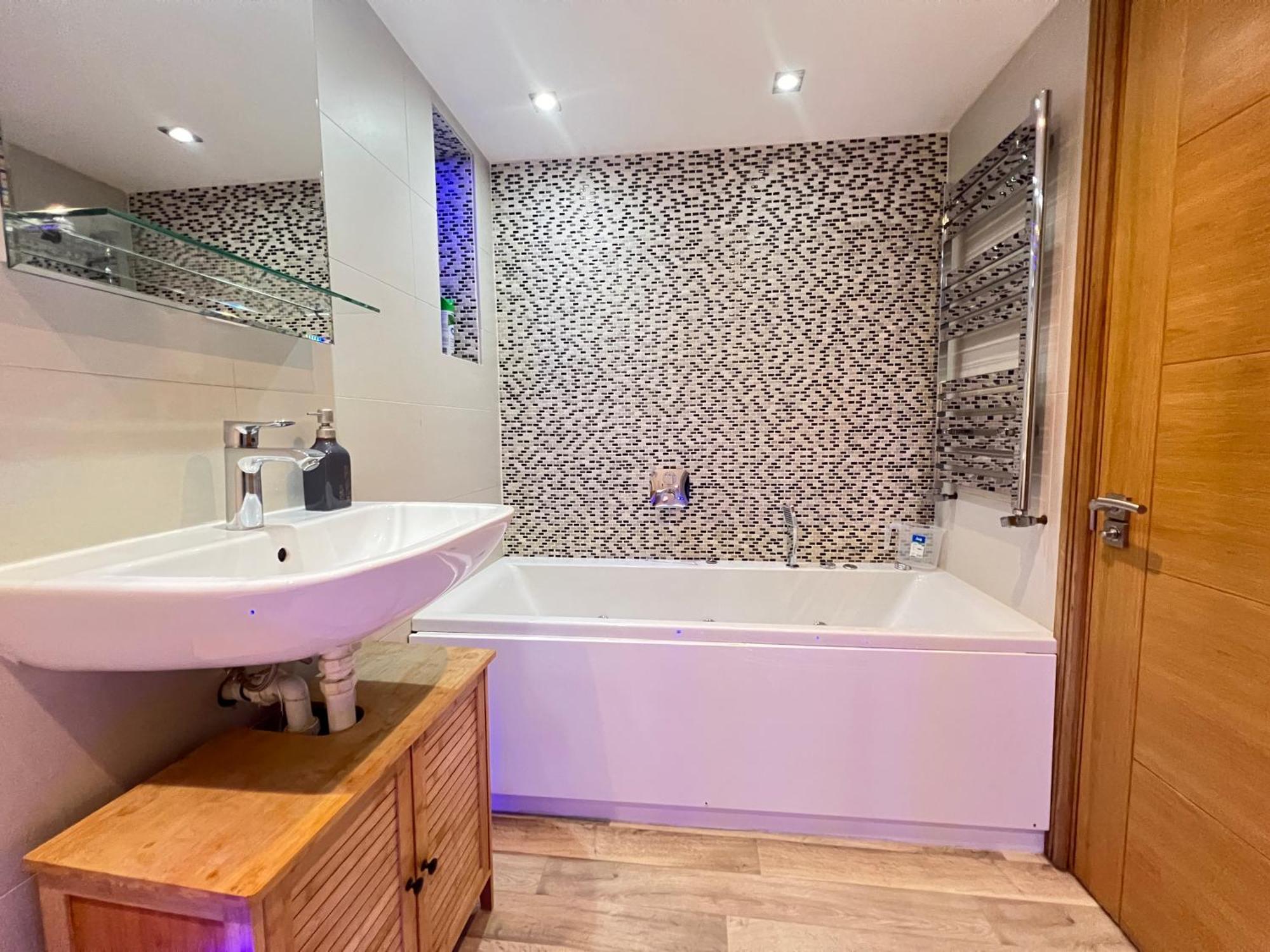 3.5 High Ceilings - Centrally Located * Londres