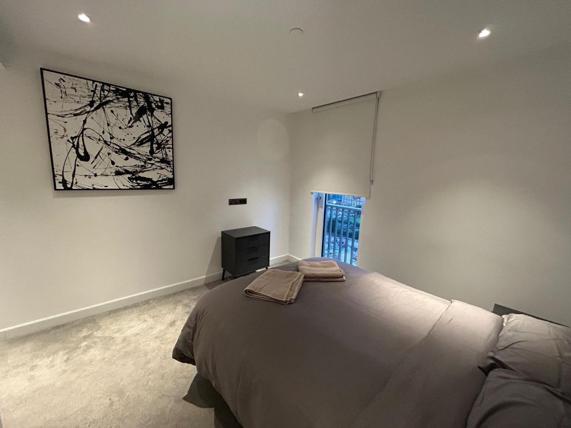 Luxury 2 Beds In White * Londen