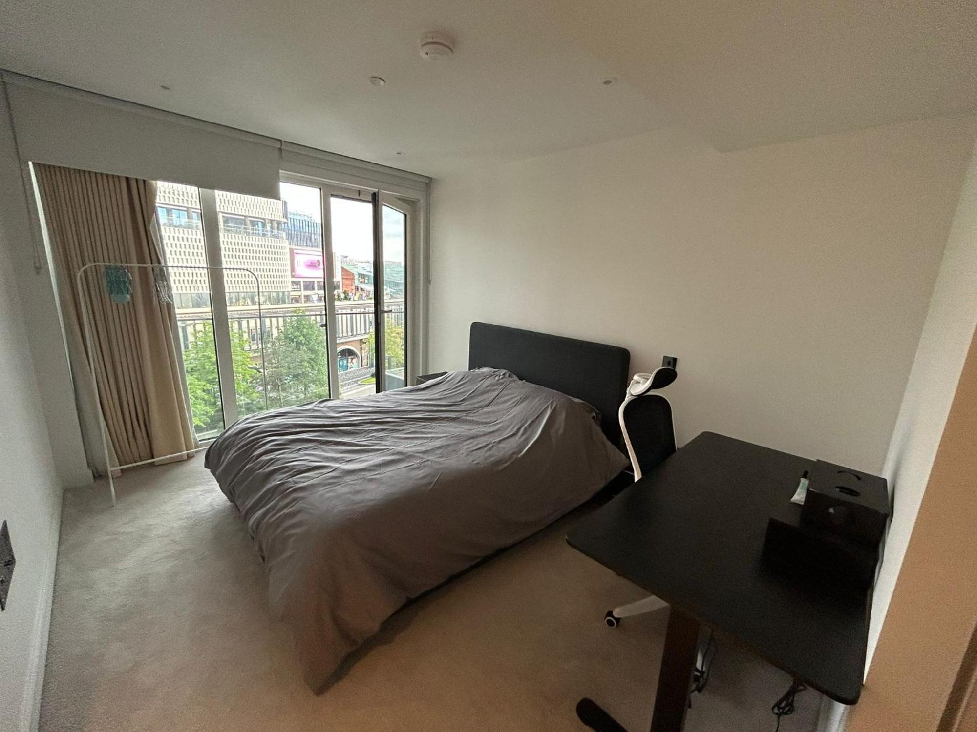 Luxury 2 Beds In White Appartement