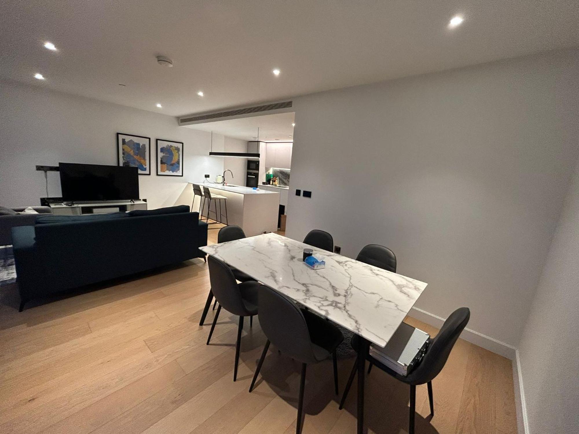 Luxury 2 Beds In White Appartement *