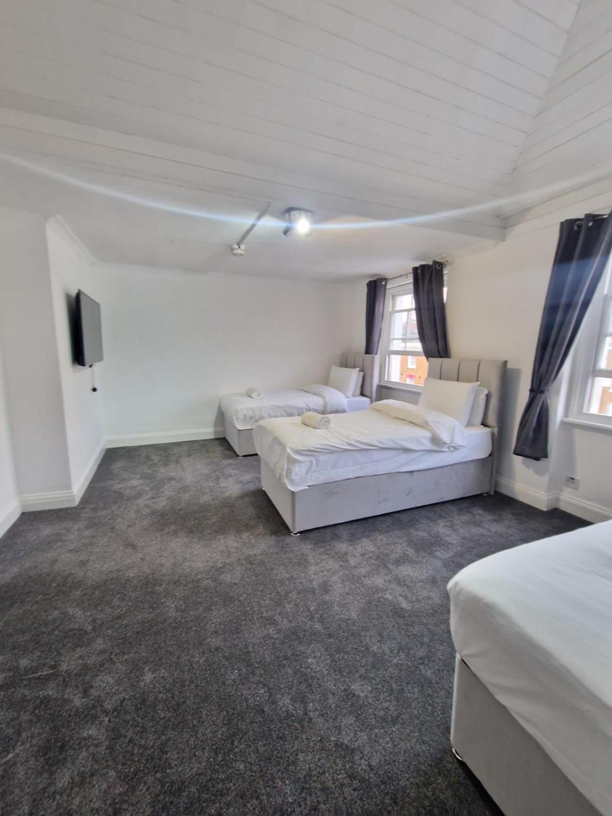 Apartment Baker Street Residences *